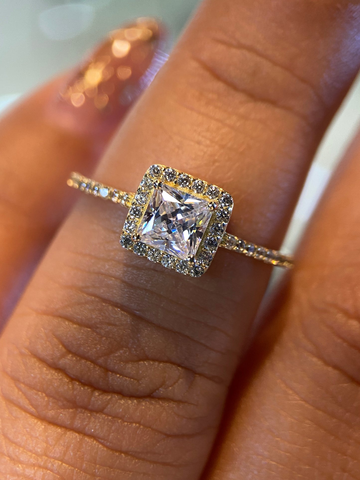Anillo de compromiso en oro