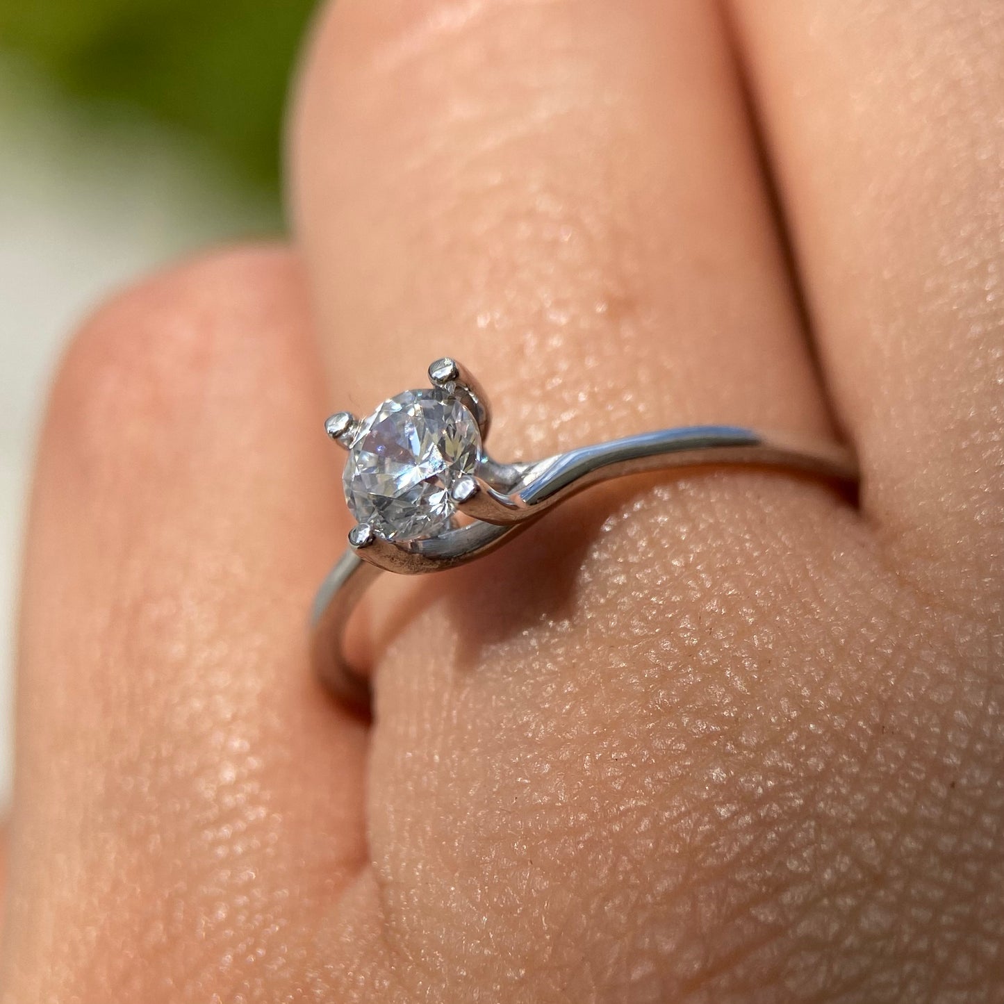 14K white gold ring with white zirconias Cod: MAN265