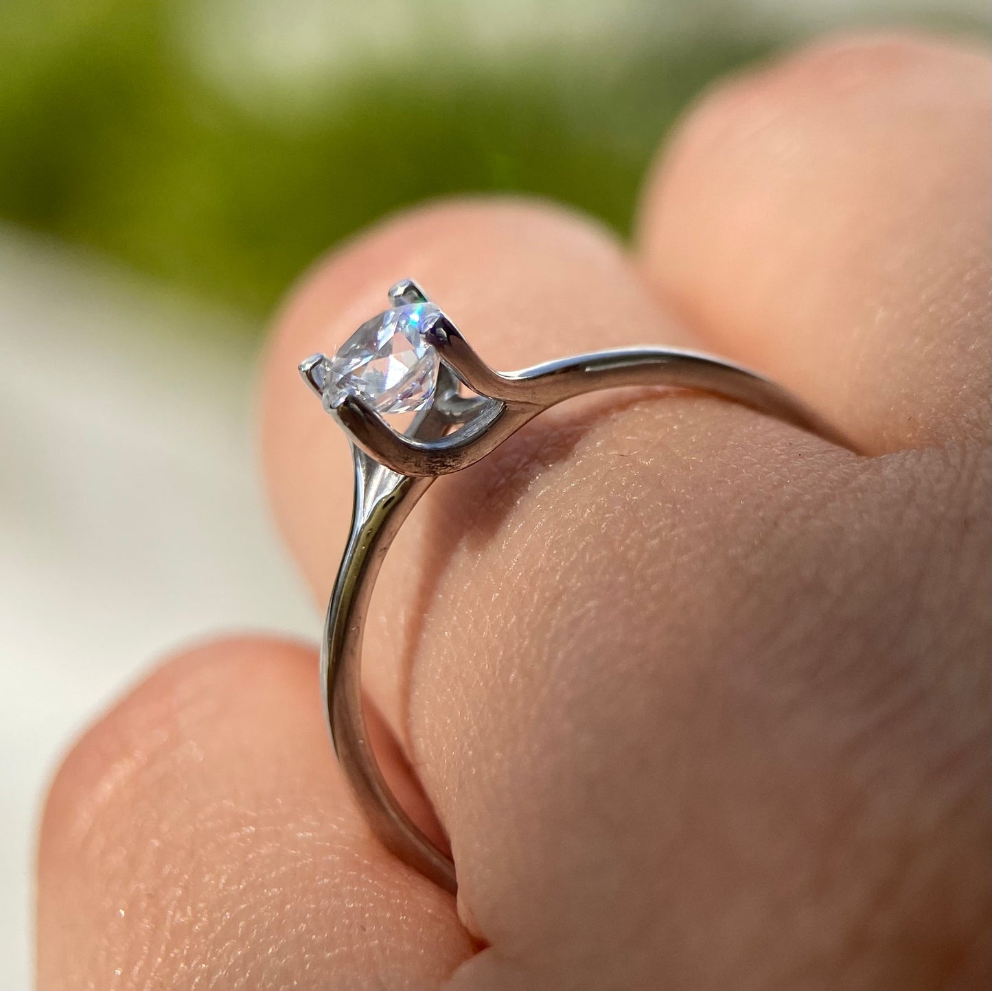 14K white gold ring with white zirconias Cod: MAN265