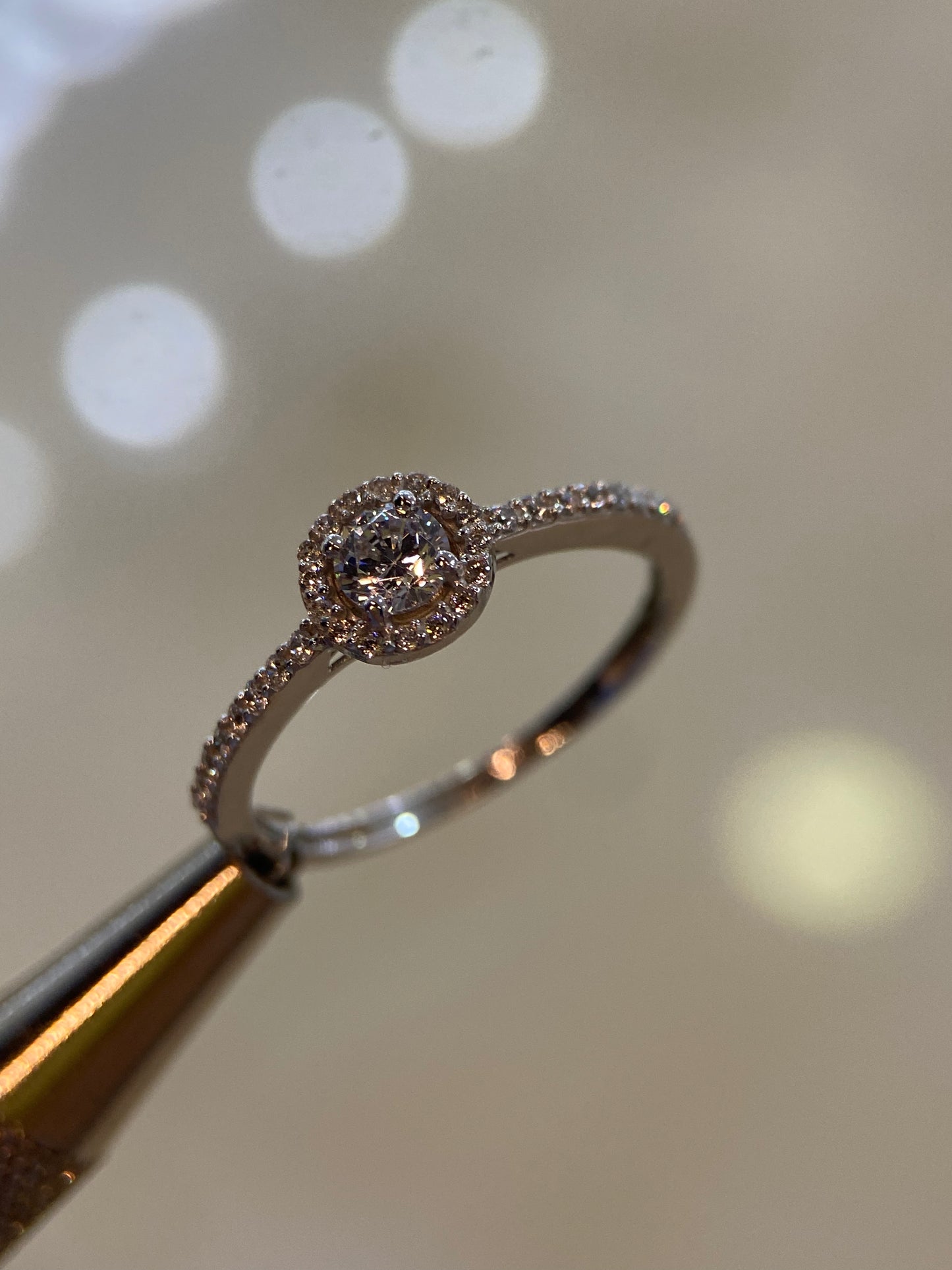 Anillo de compromiso en oro