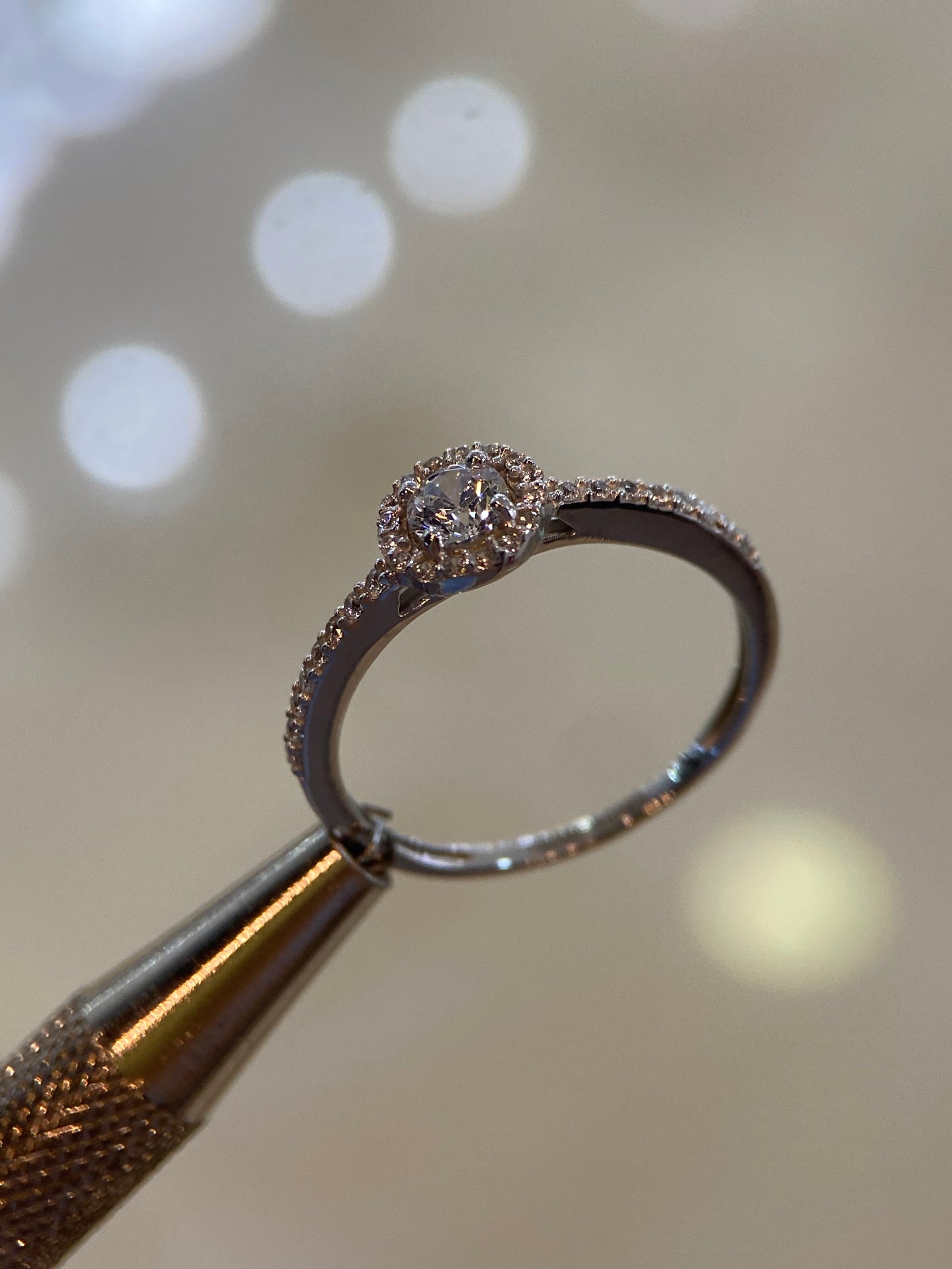 Anillo de compromiso en oro