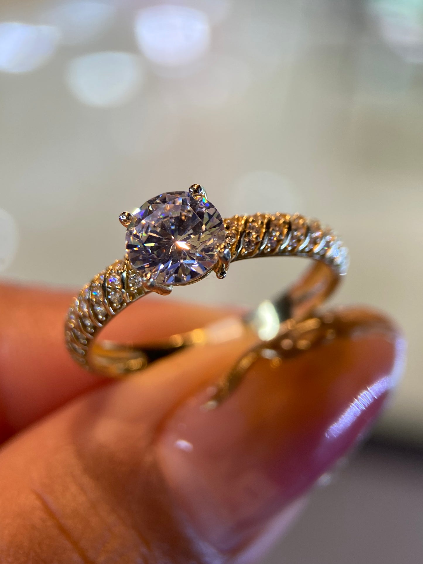 Anillo de compromiso en oro