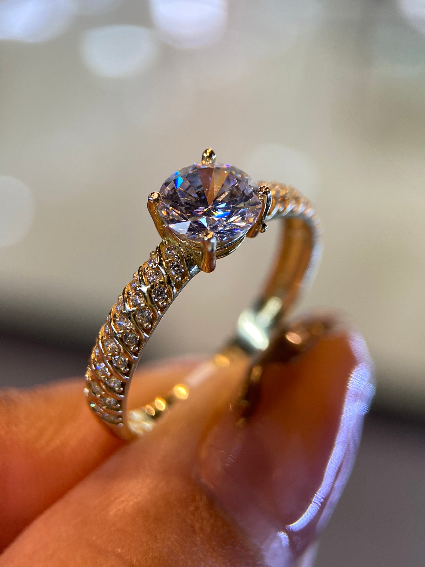 Anillo de compromiso en oro