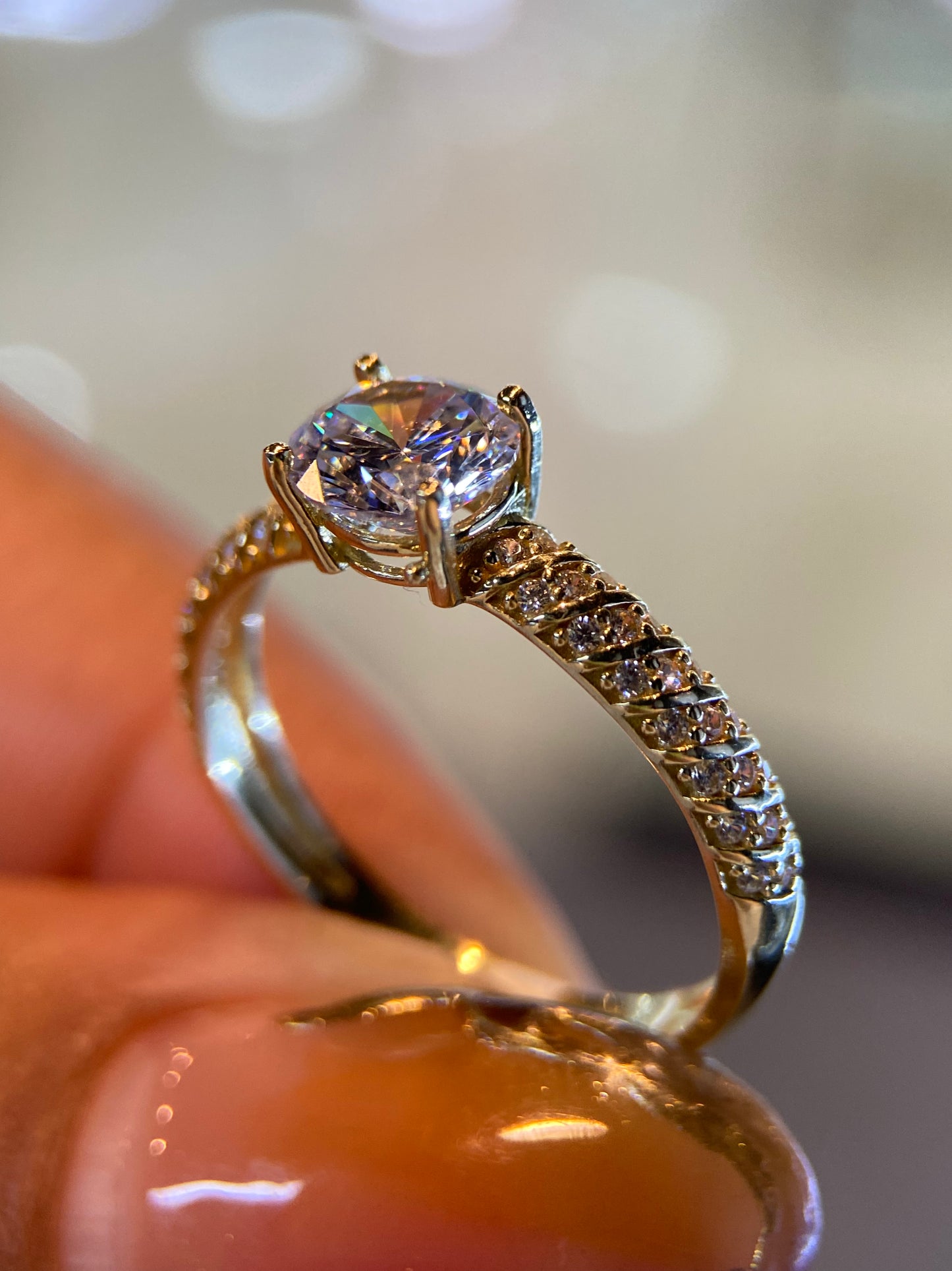 Anillo de compromiso en oro