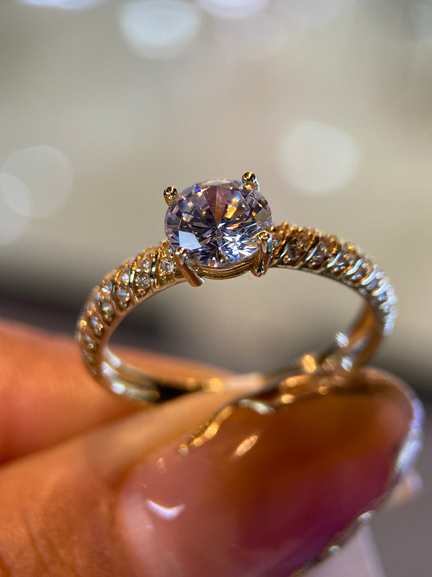 Anillo de compromiso en oro