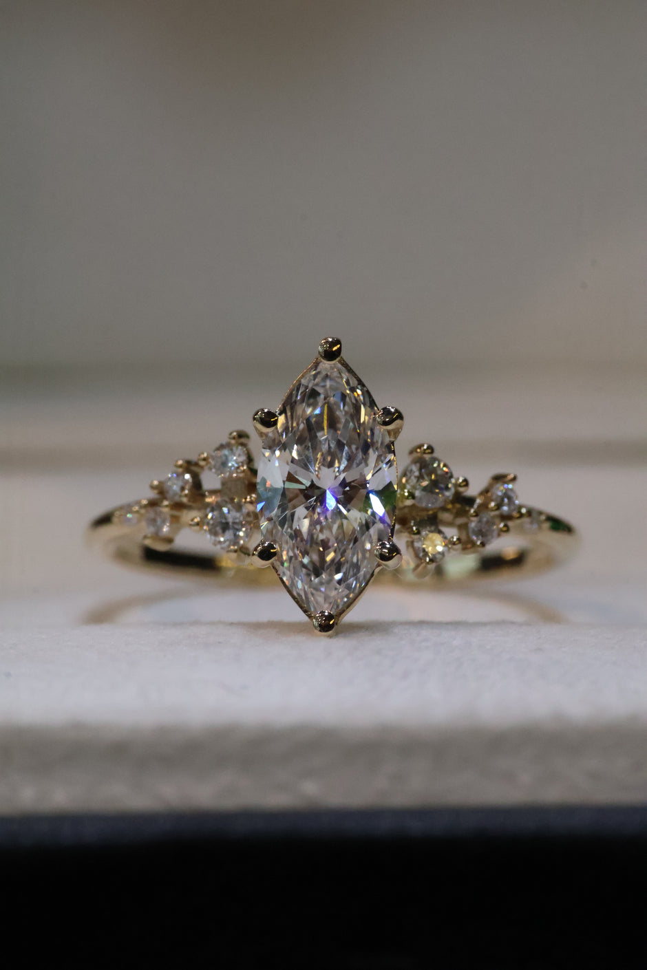 Anillo Ariel en oro con diamante de laboratorio corte marquise 1.00 ct
