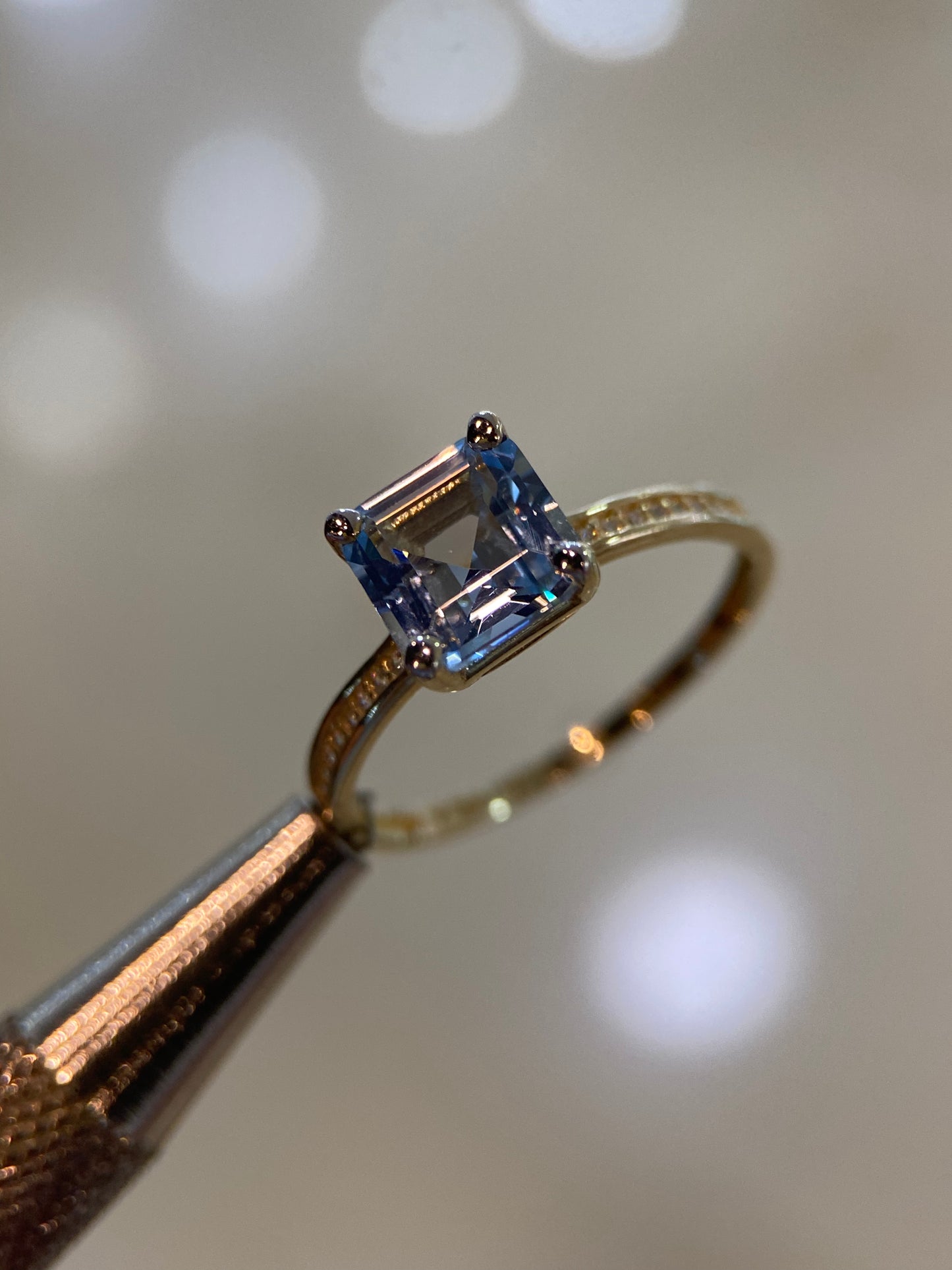 Anillo de compromiso en oro