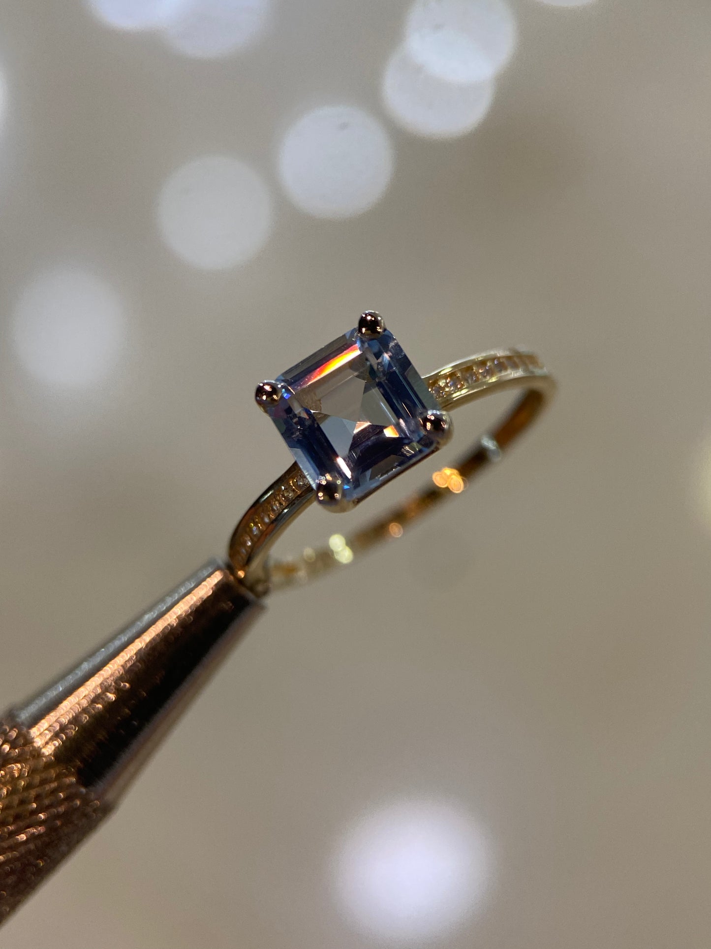 Anillo de compromiso en oro