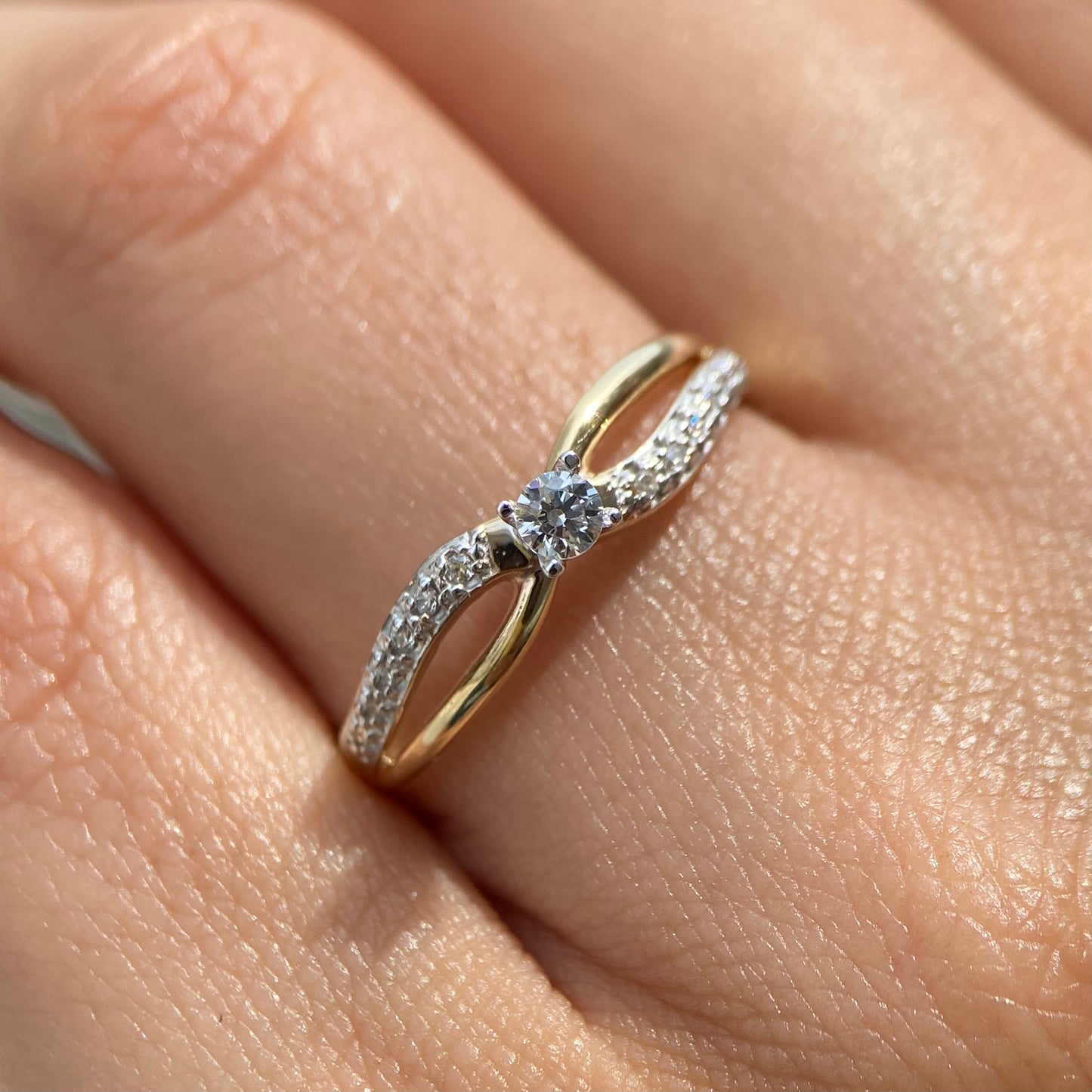 Anillo de compromiso en oro