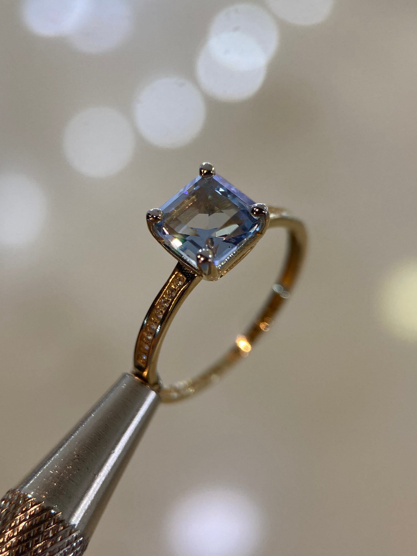 Anillo de compromiso en oro