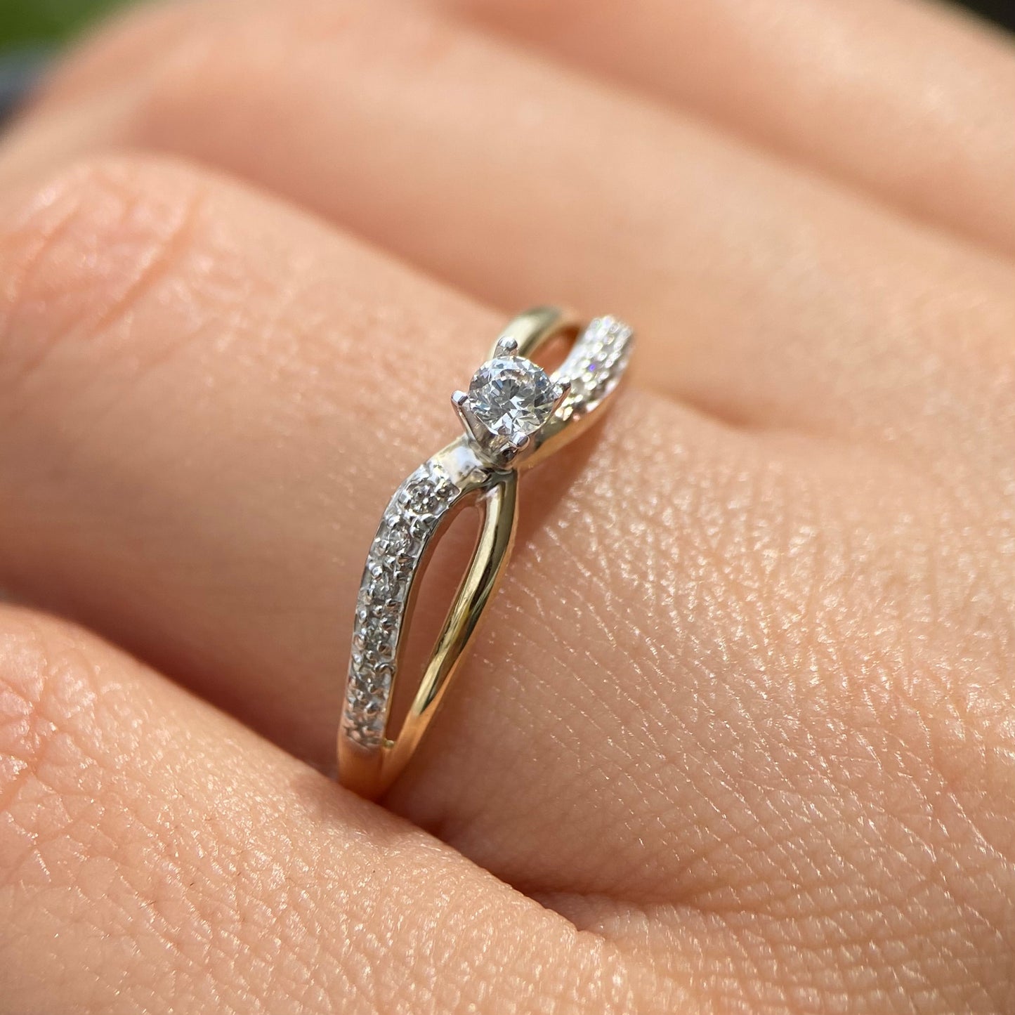 Anillo de compromiso en oro