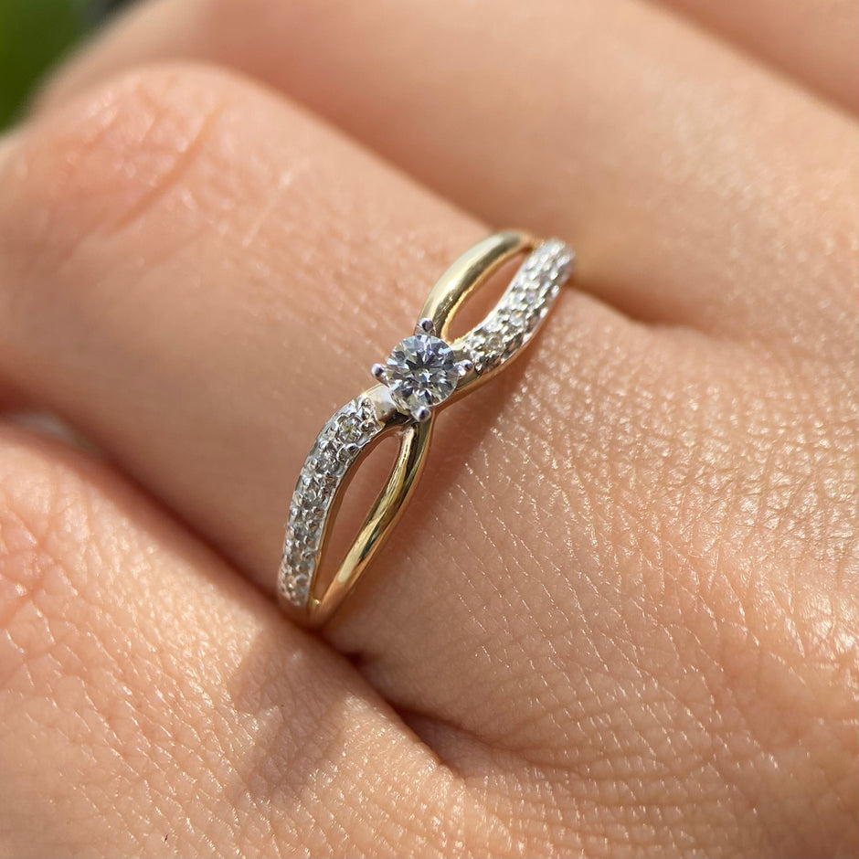 Anillo de compromiso en oro