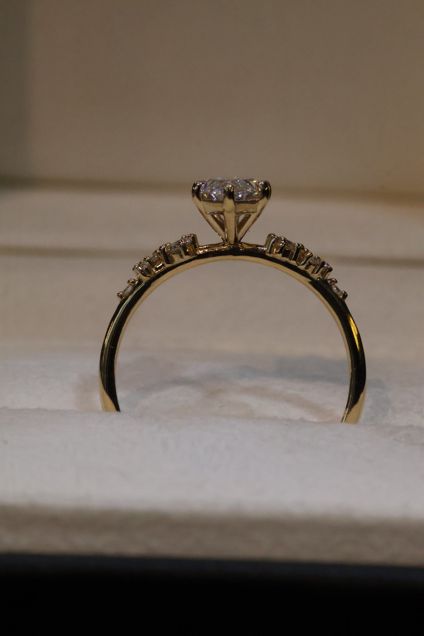 Anillo Ariel en oro con diamante de laboratorio corte marquise 1.00 ct