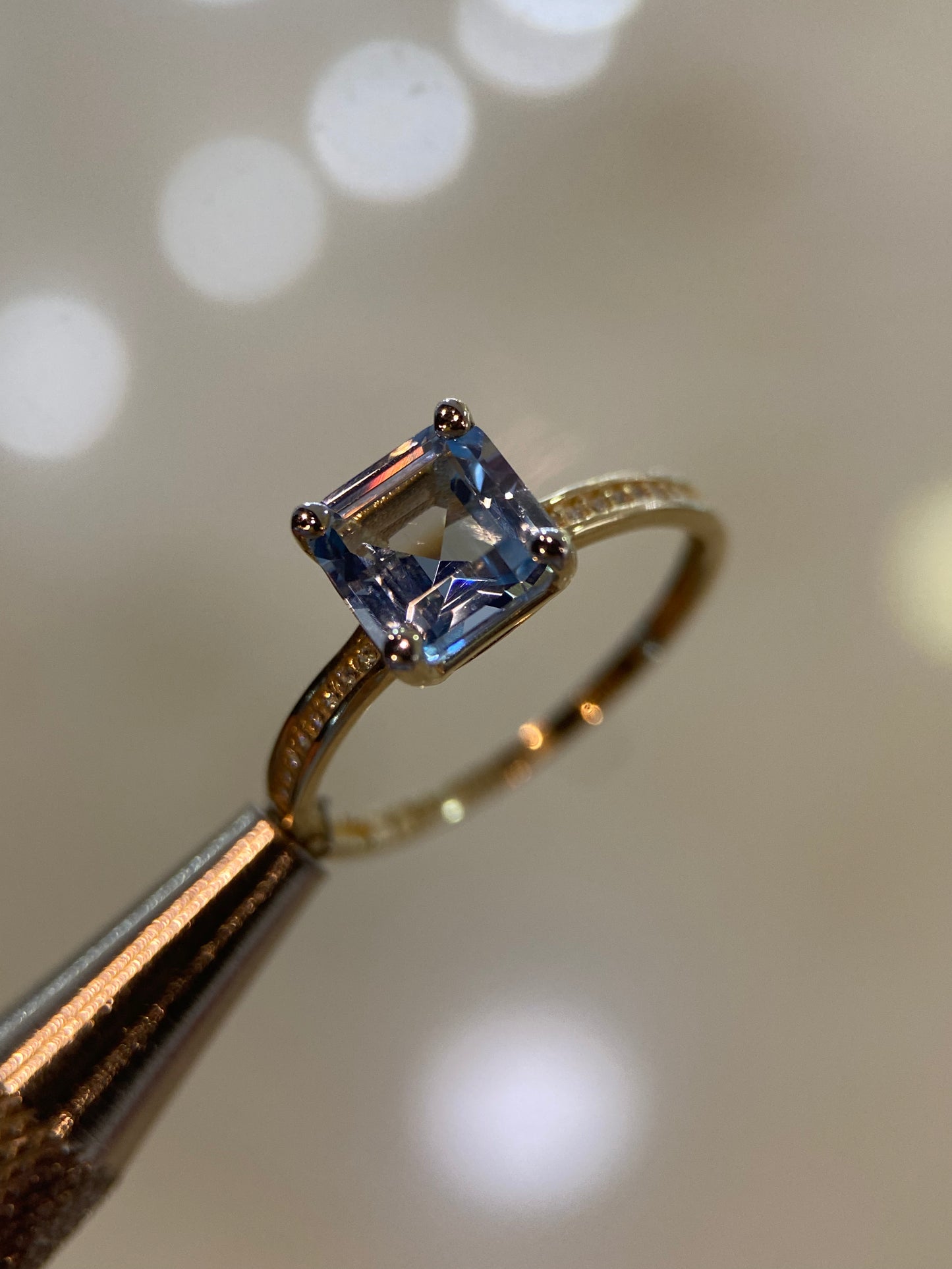 Anillo de compromiso en oro