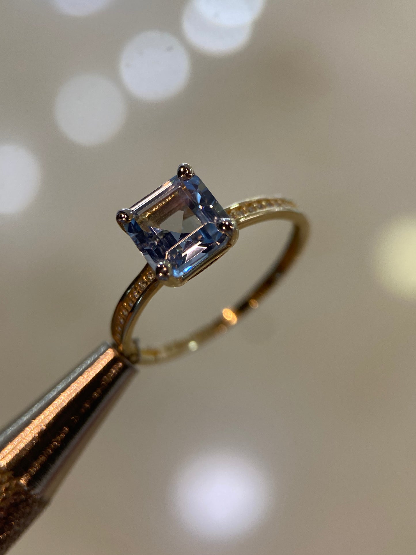 Anillo de compromiso en oro