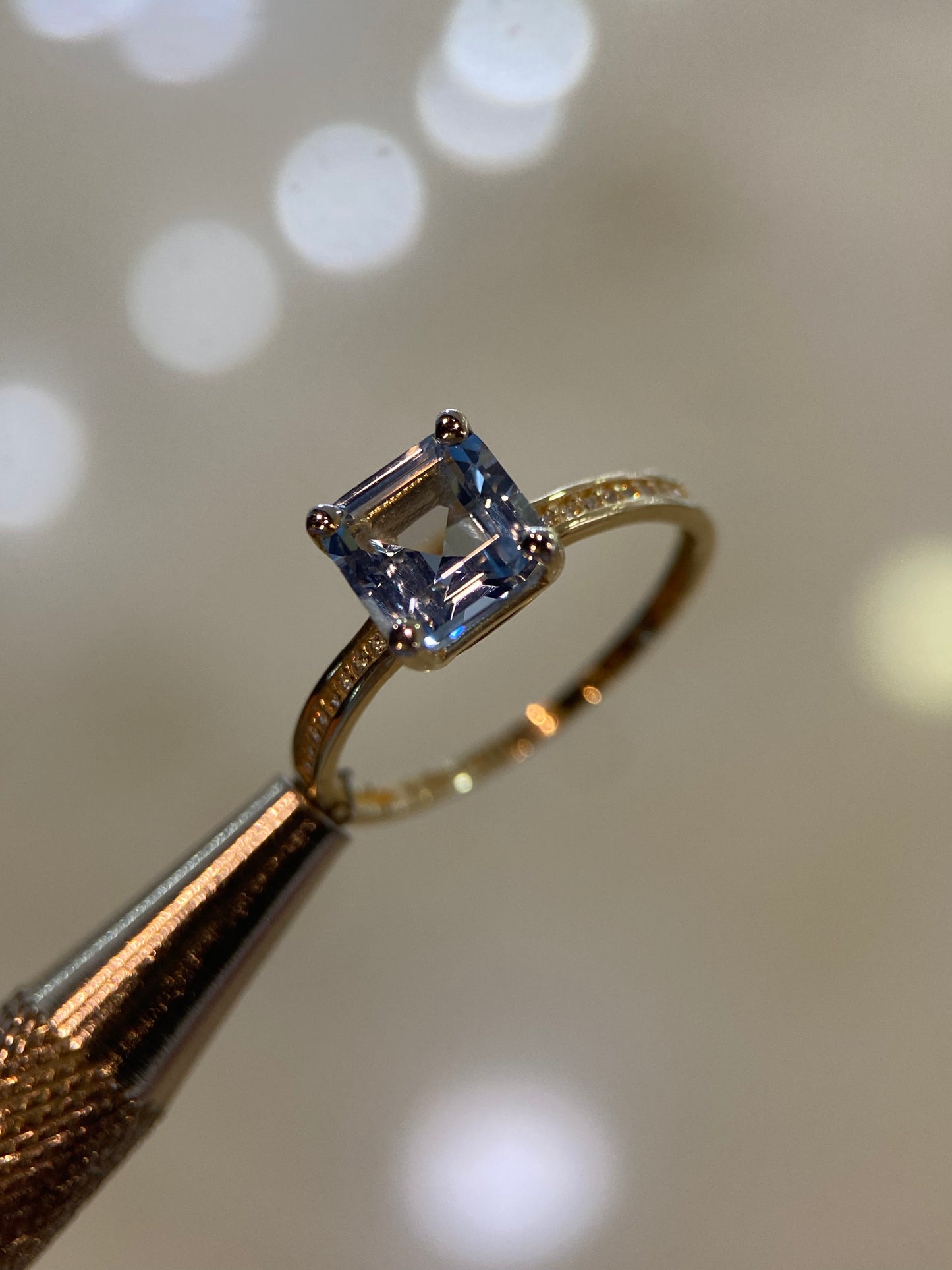 Anillo de compromiso en oro