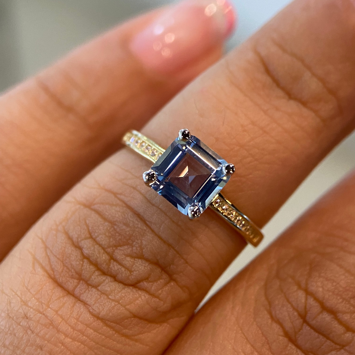 Anillo de compromiso en oro