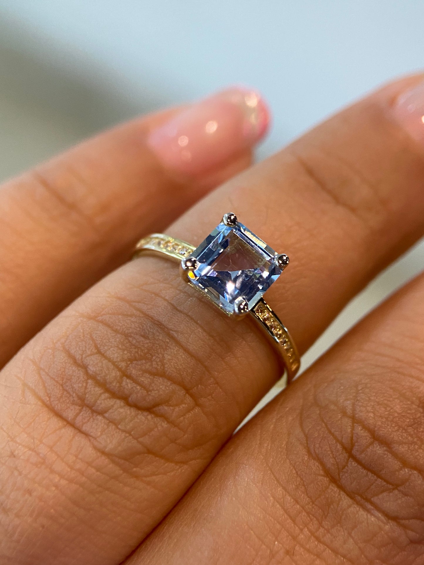 Anillo de compromiso en oro
