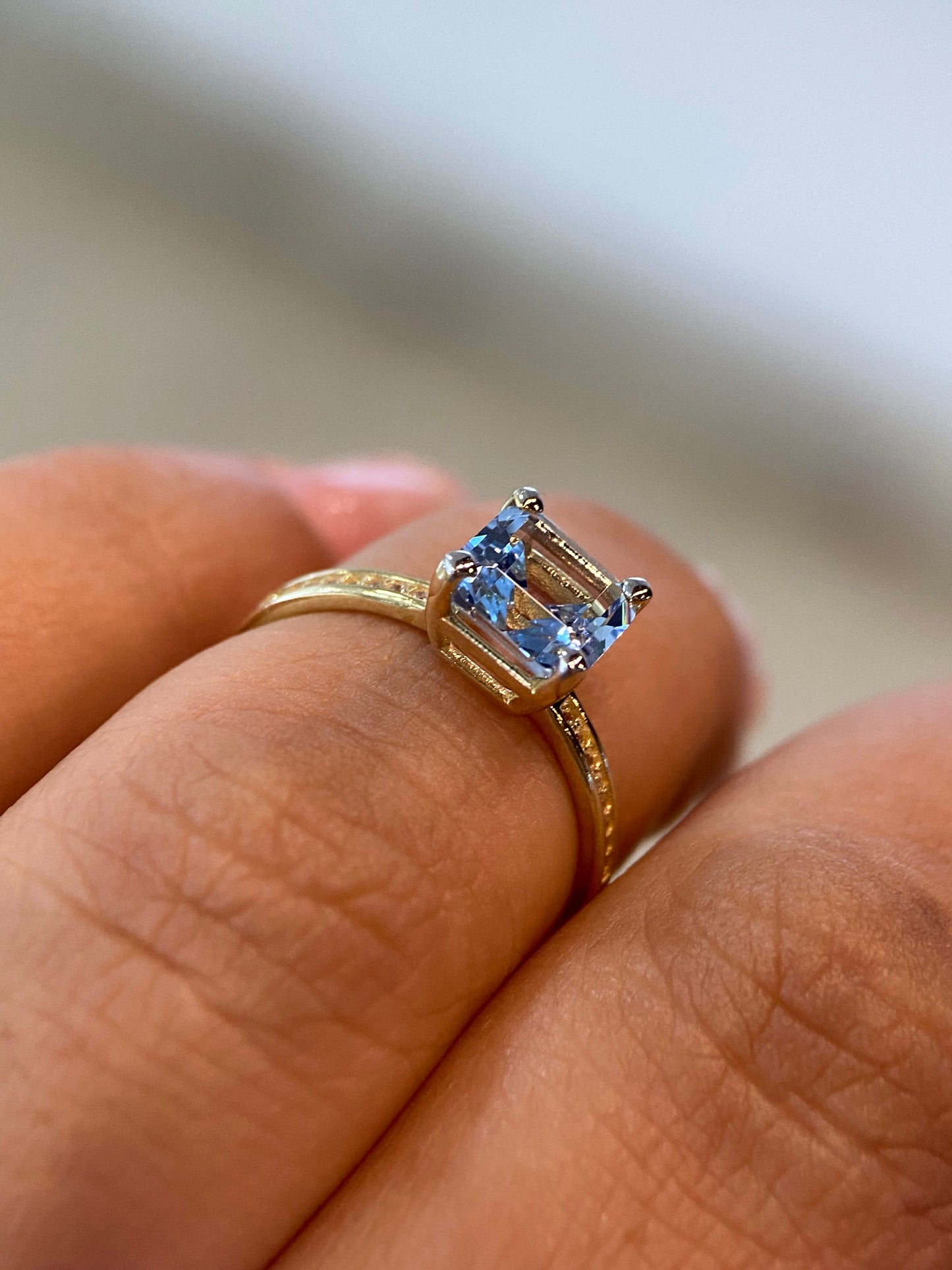 Anillo de compromiso en oro