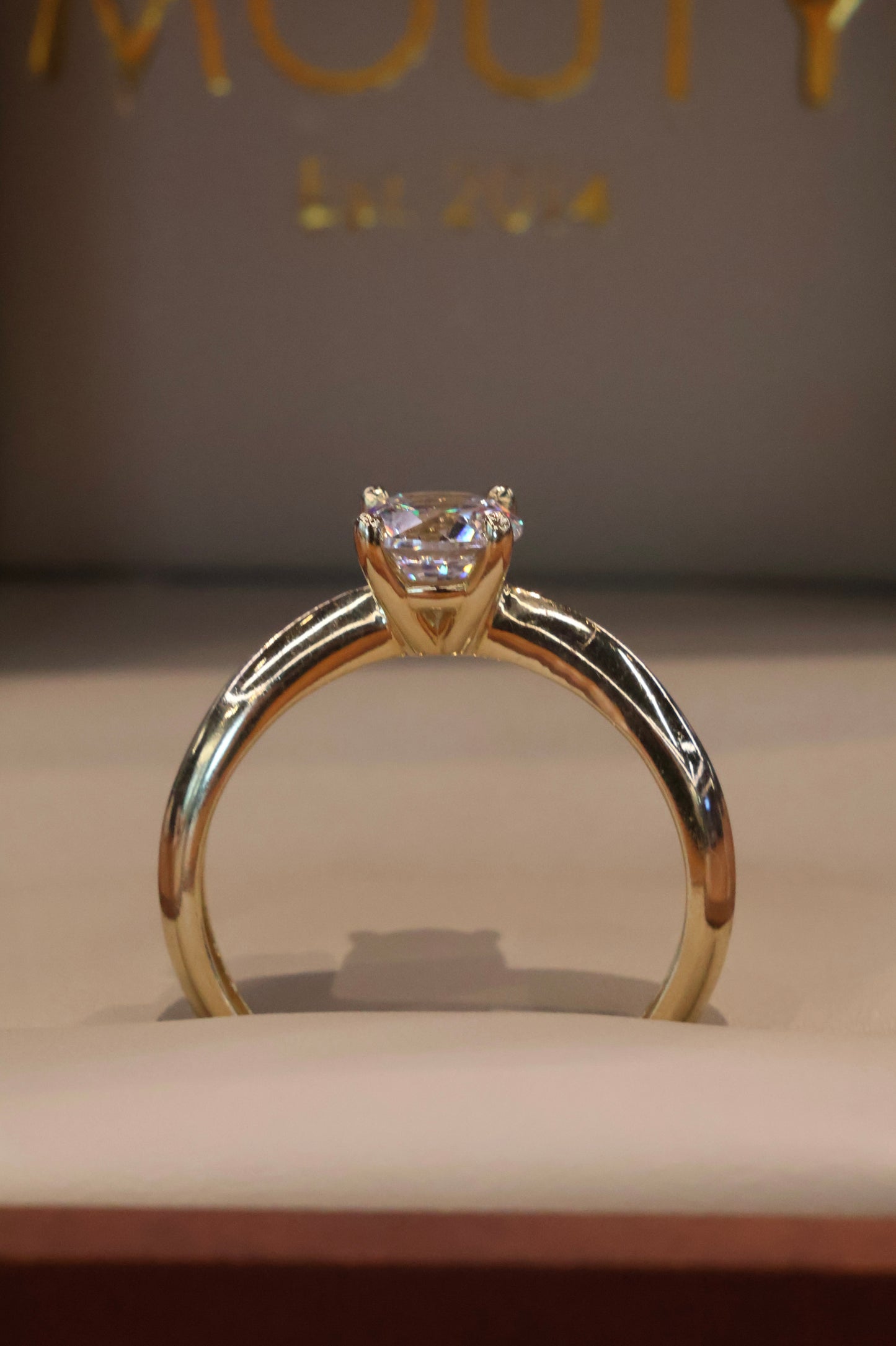 Anillo en oro amarillo 10k con circonia Mod. 16021