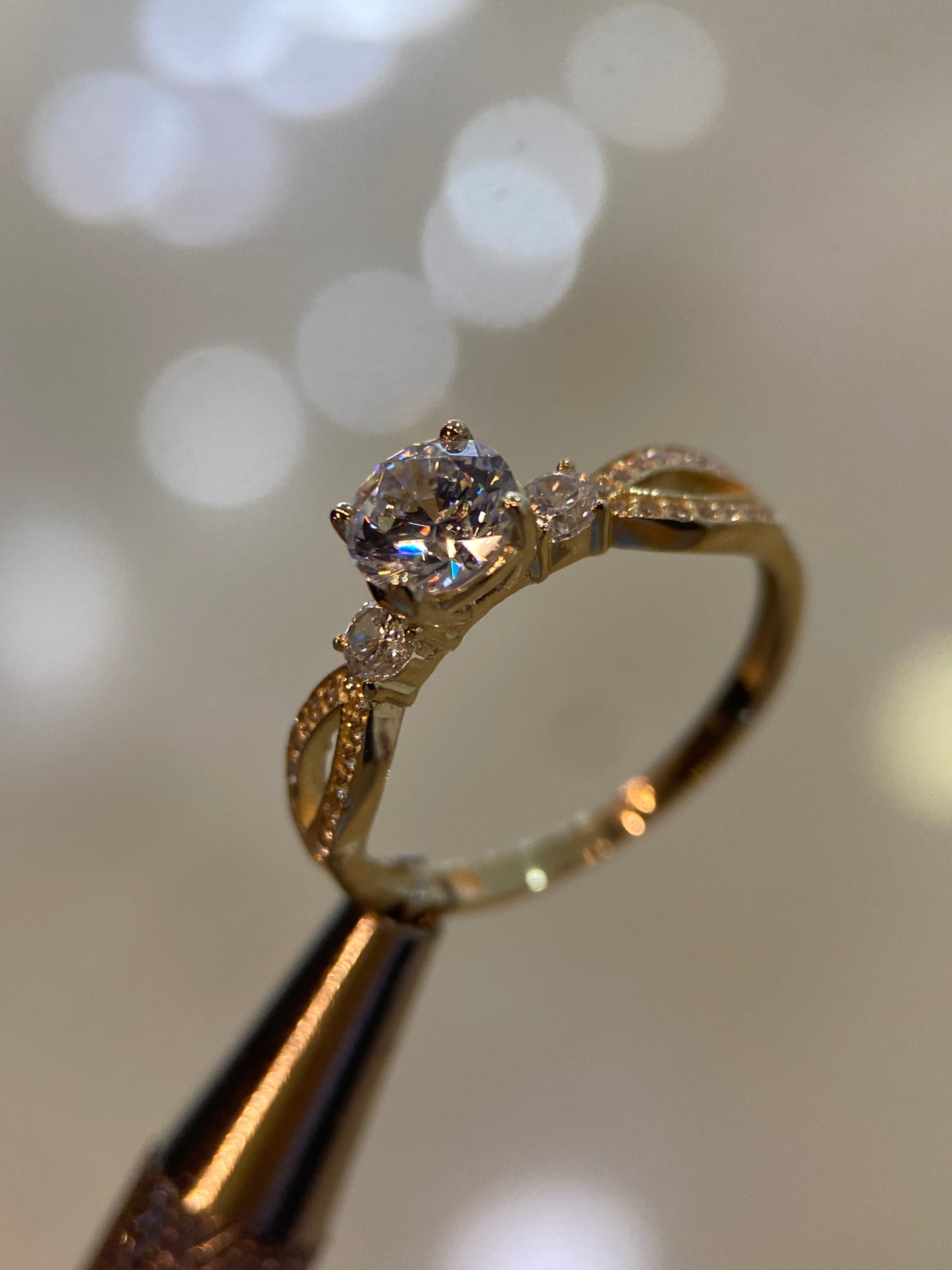 Anillo de compromiso en oro