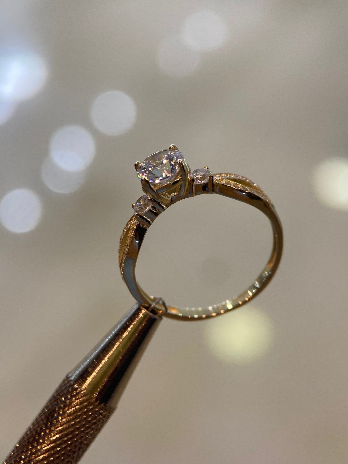 Anillo de compromiso en oro