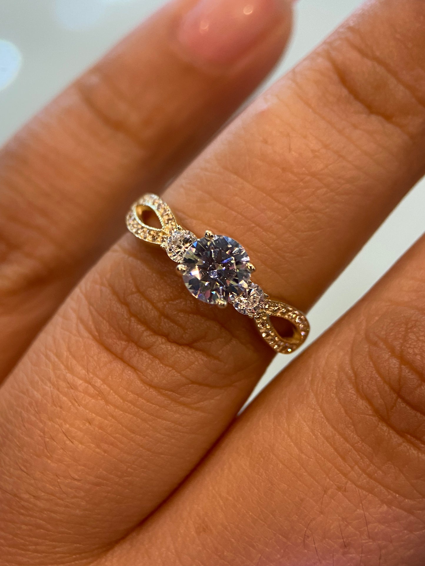 Anillo de compromiso en oro
