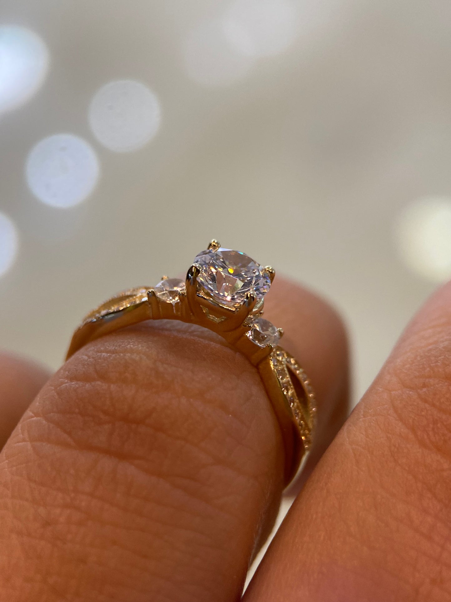 Anillo de compromiso en oro