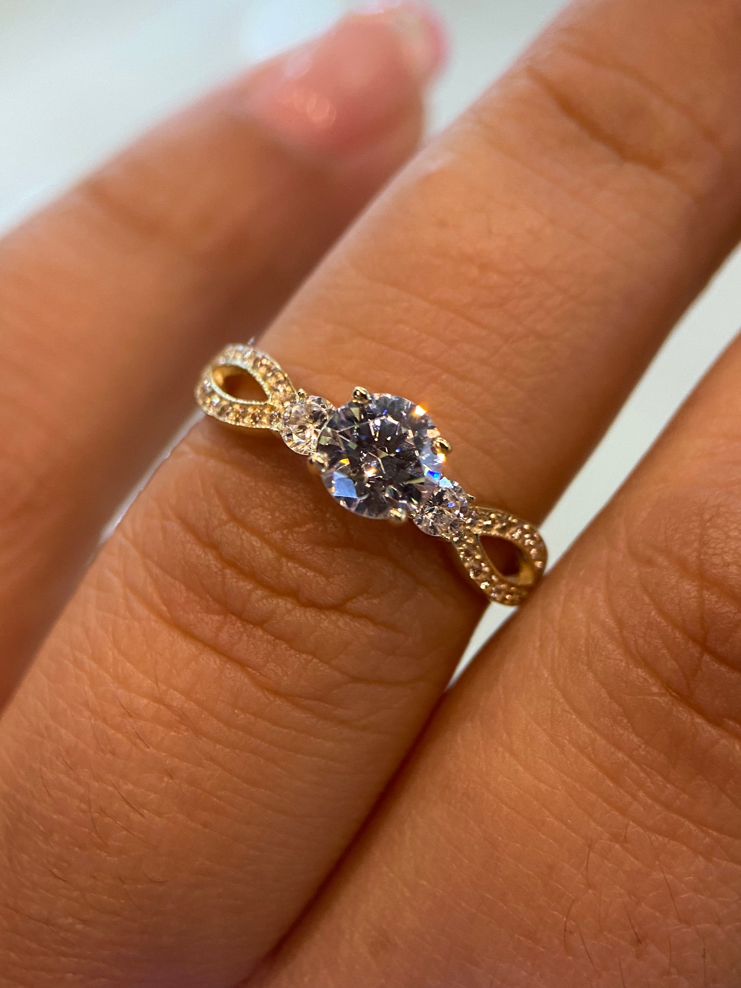 Anillo de compromiso en oro