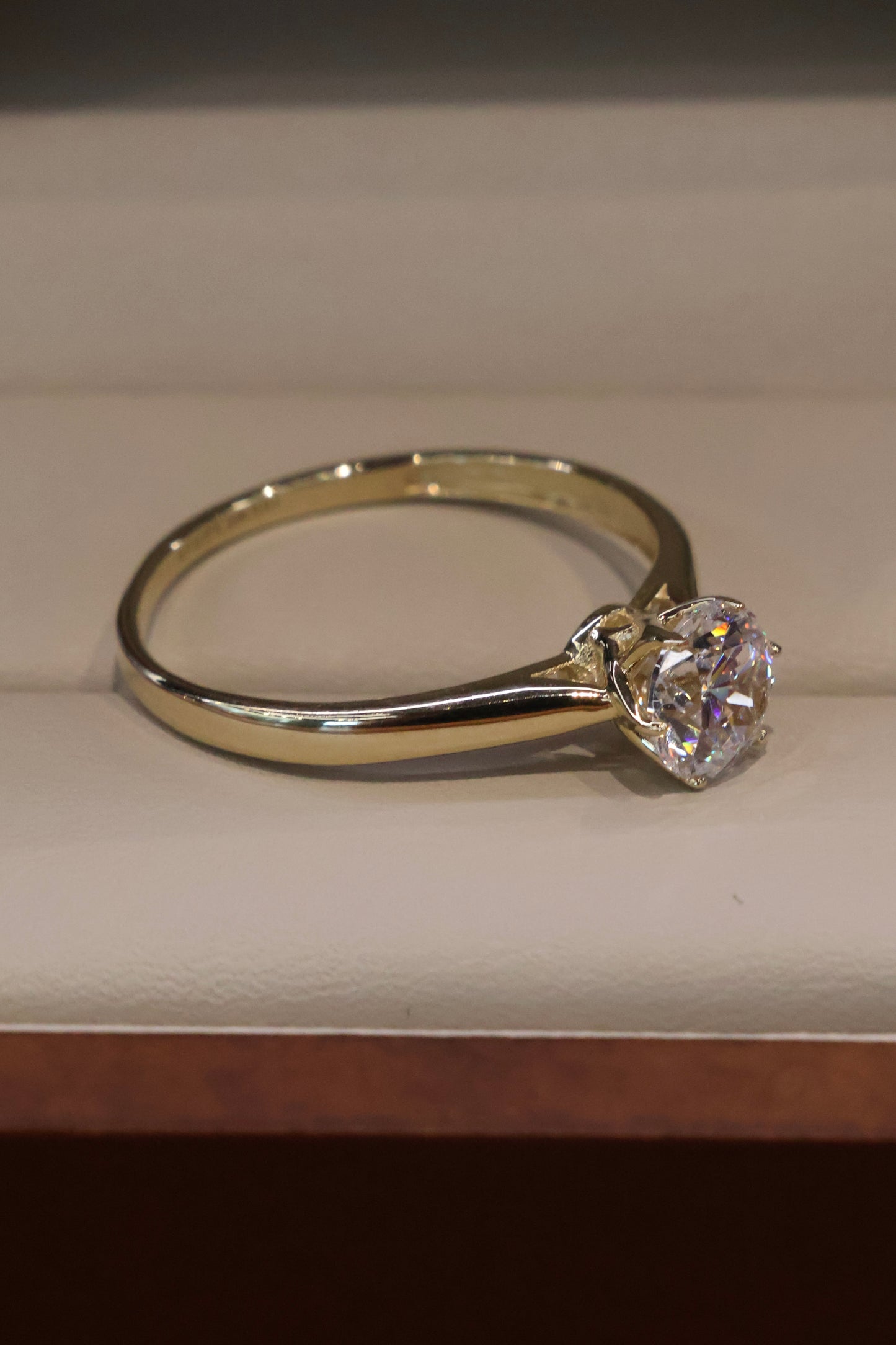 Anillo de compromiso en Oro