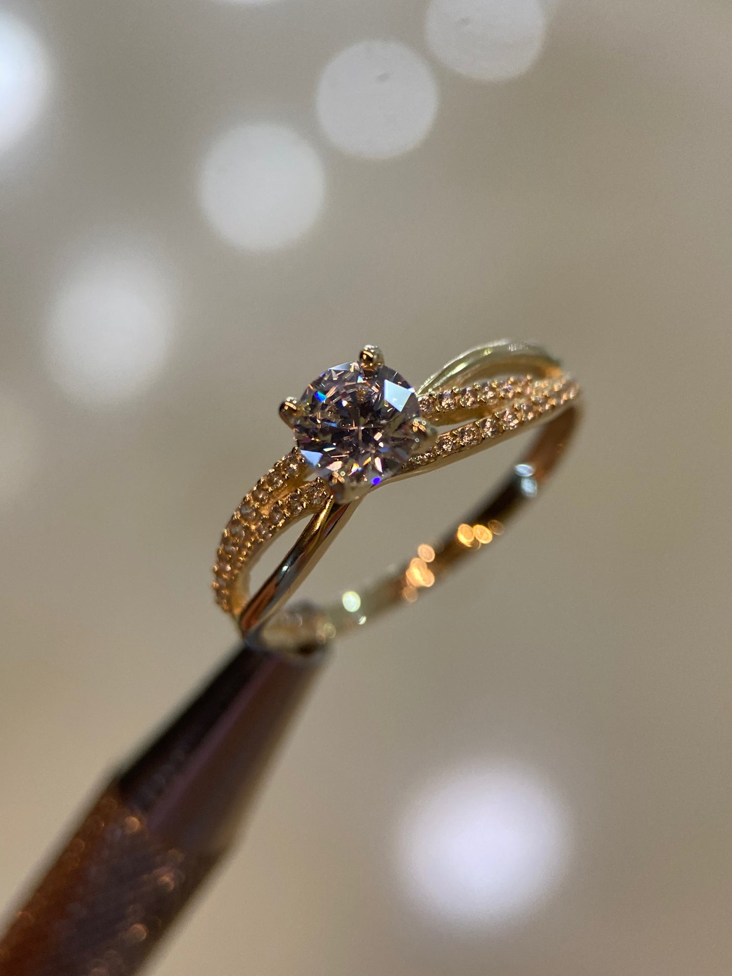 Anillo de compromiso en oro