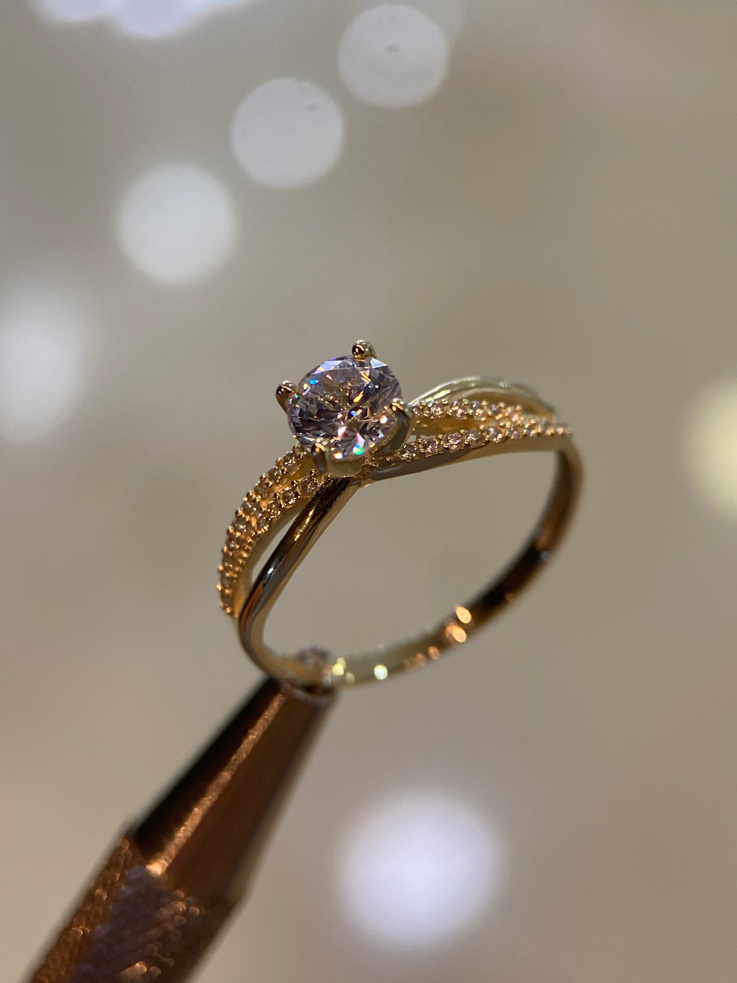 Anillo de compromiso en oro