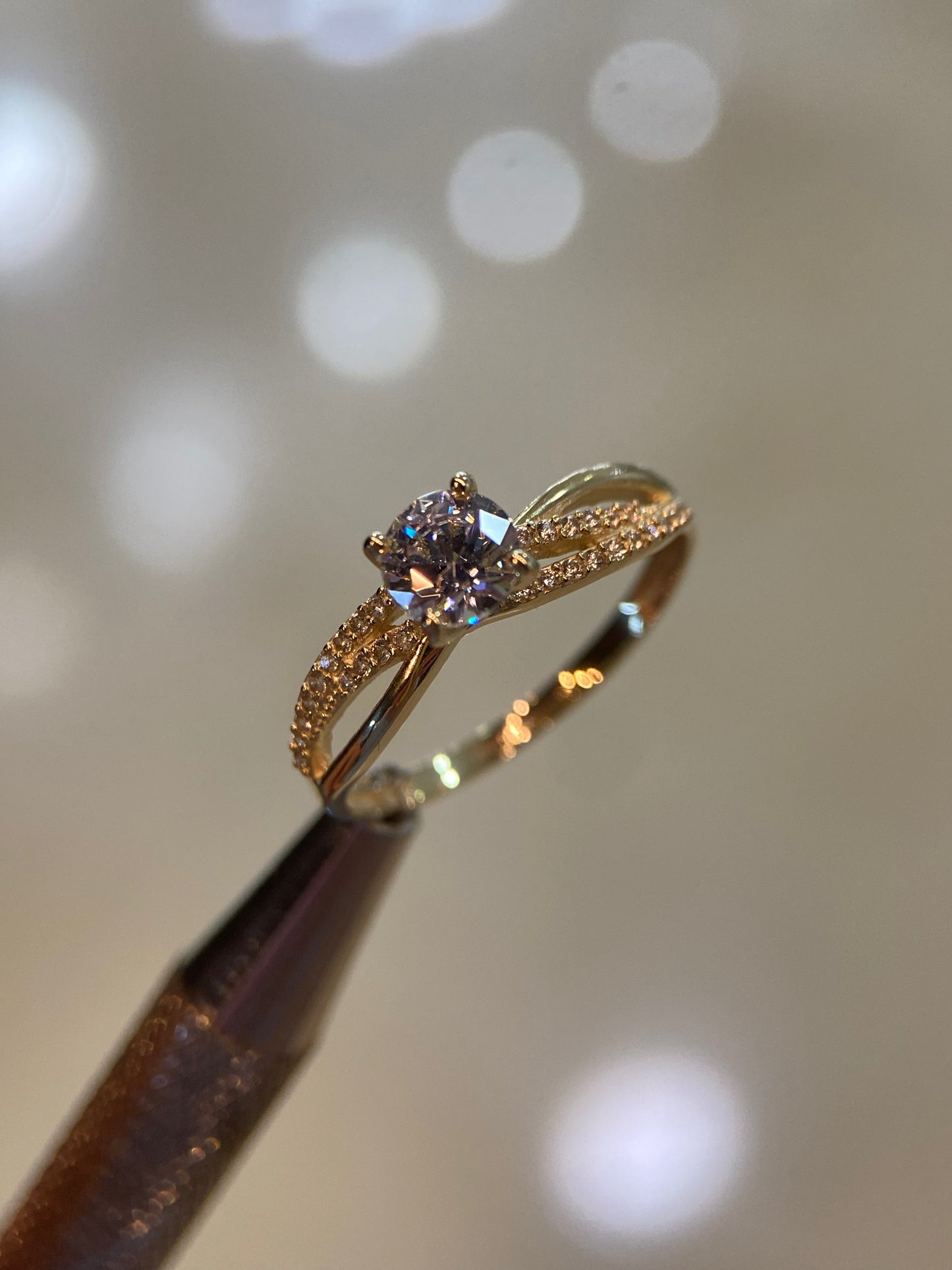 Anillo de compromiso en oro
