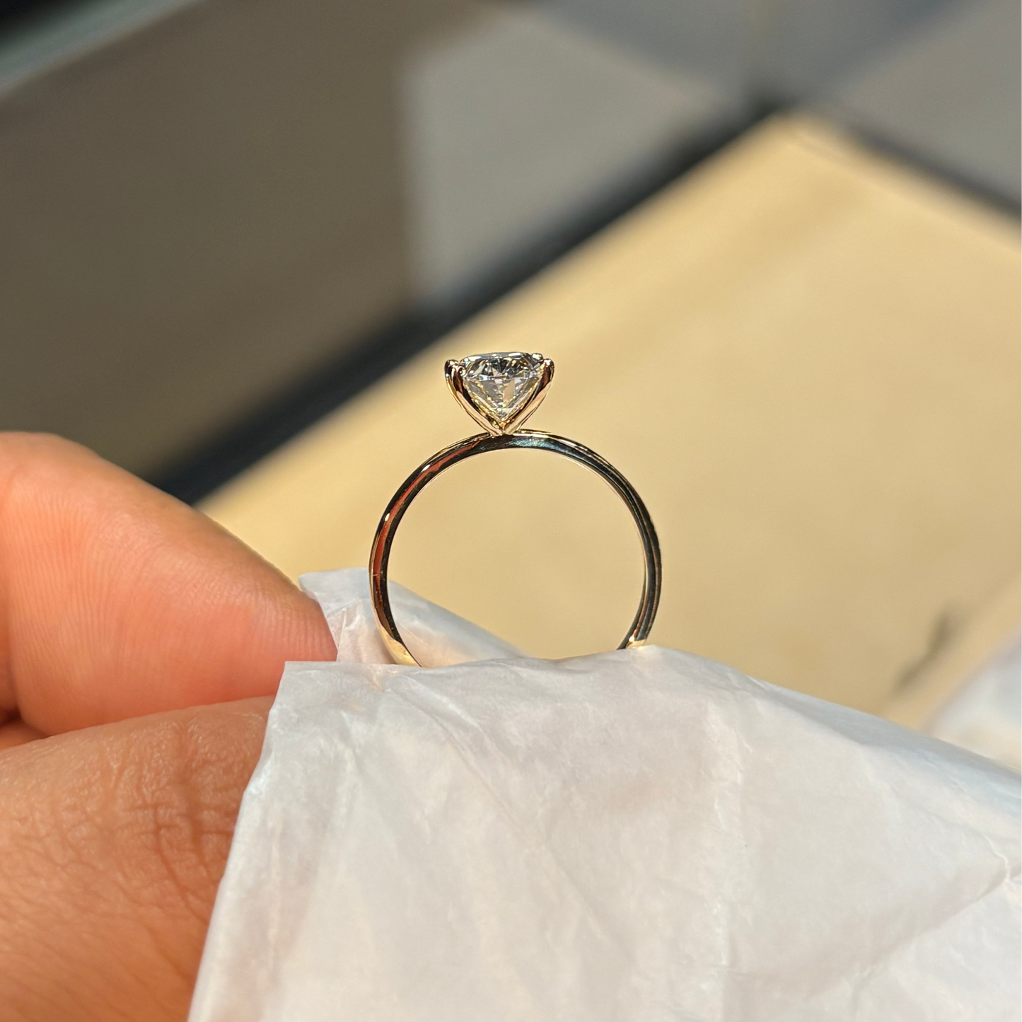 Anillo Cenit en oro con diamante de laboratorio corte oval 2.00 ct