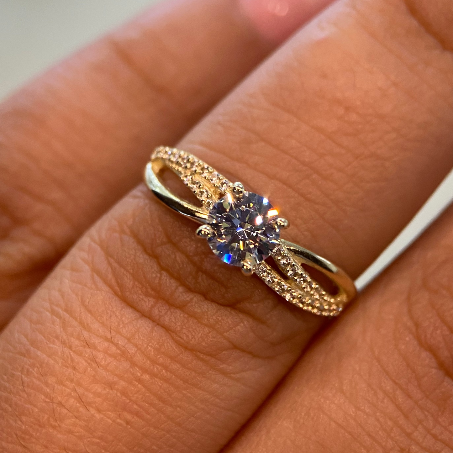 Anillo de compromiso en oro