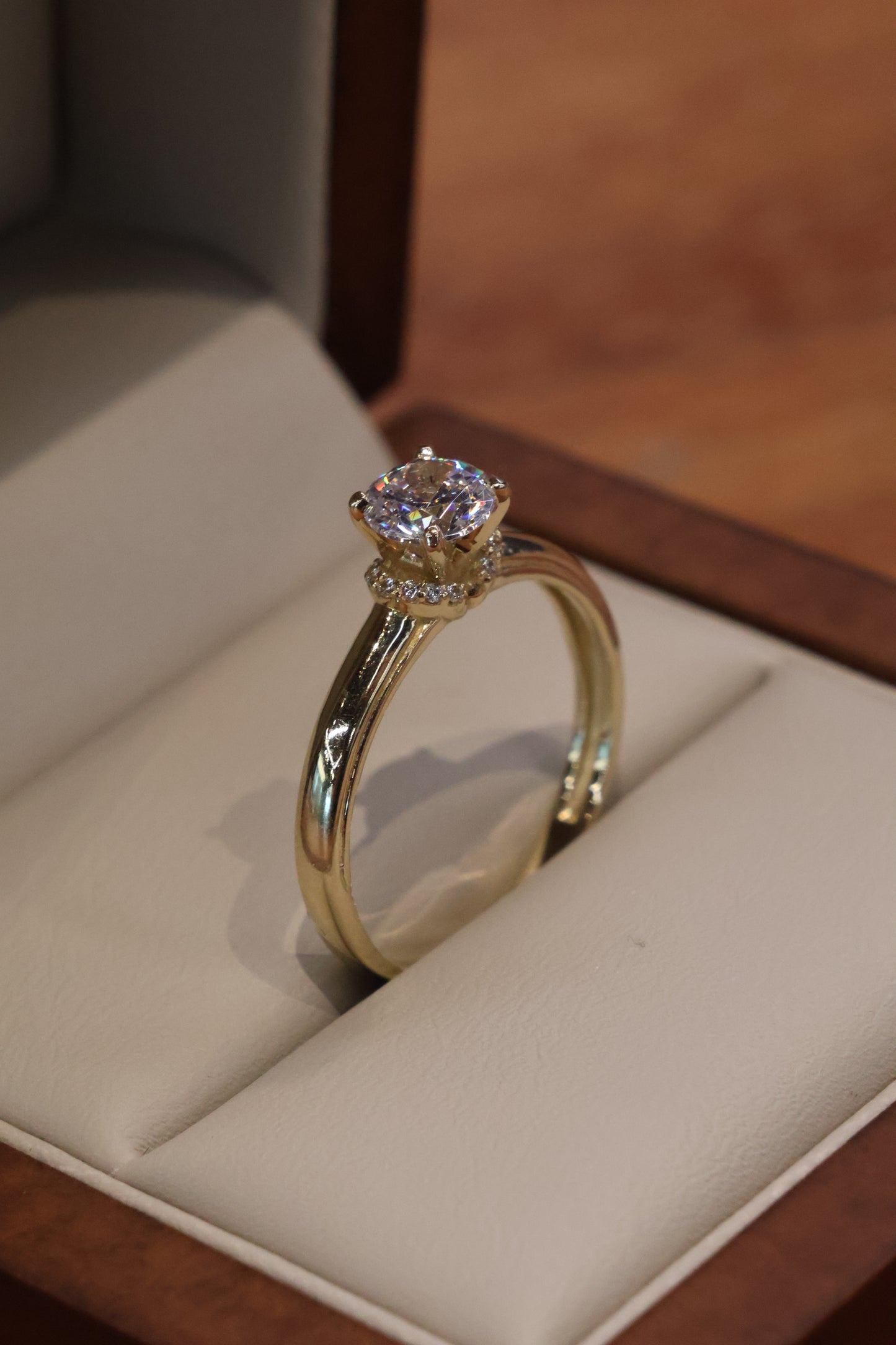 Anillo en Oro Amarillo 14k con Circonia Mod.16001