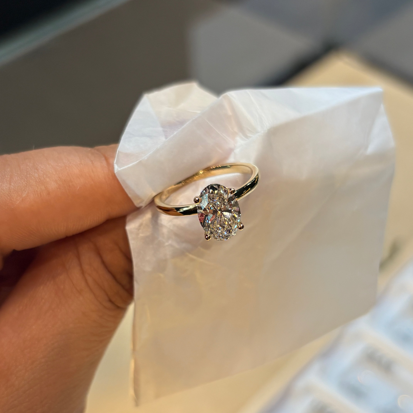 Anillo Cenit en oro con diamante de laboratorio corte oval 2.00 ct