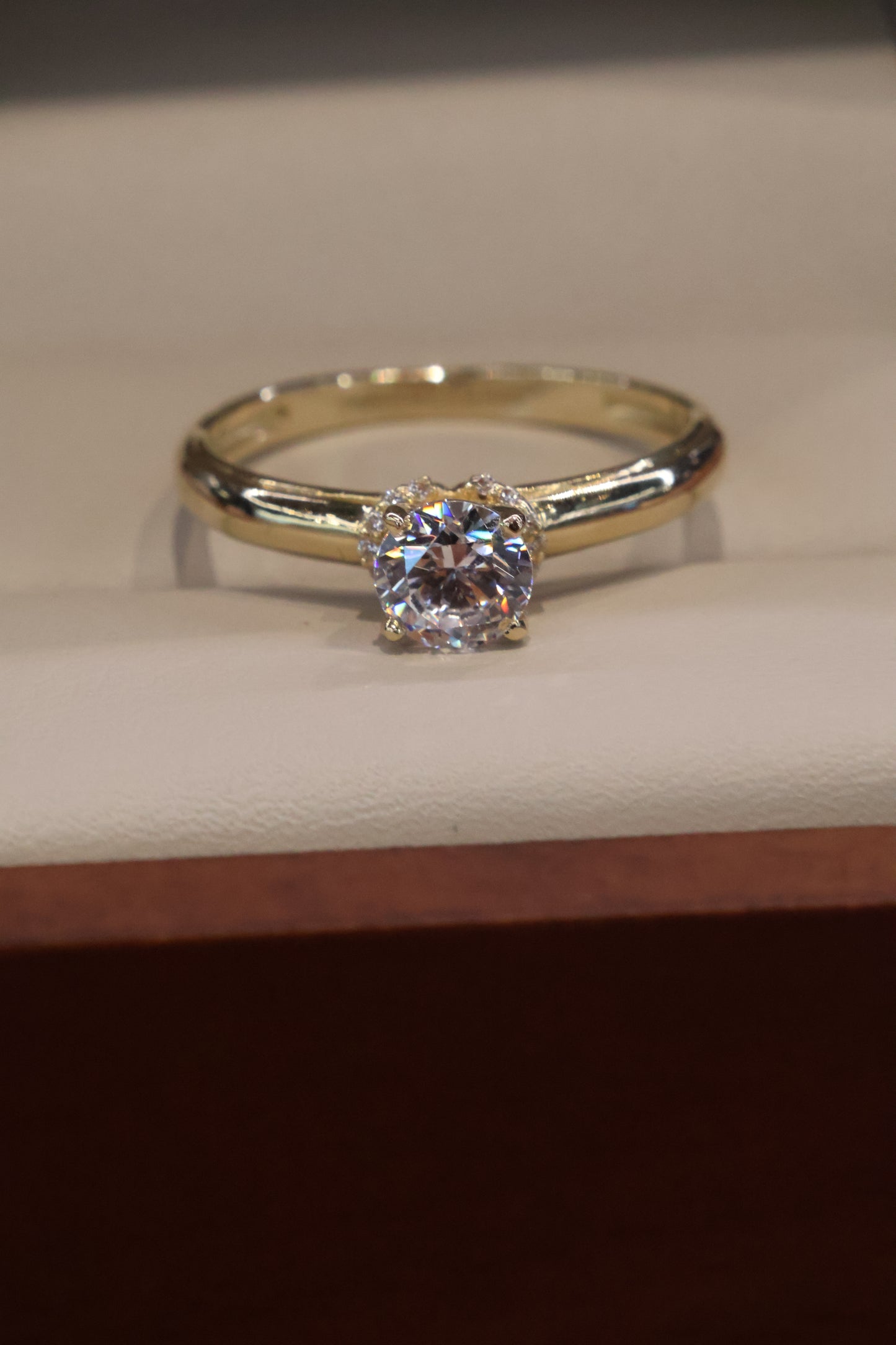 Anillo en Oro Amarillo 14k con Circonia Mod.16001