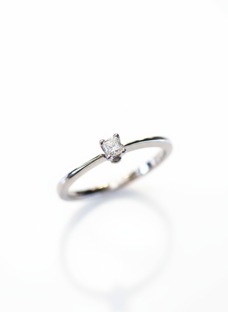 Anillo OF1015 en oro 0.10ct