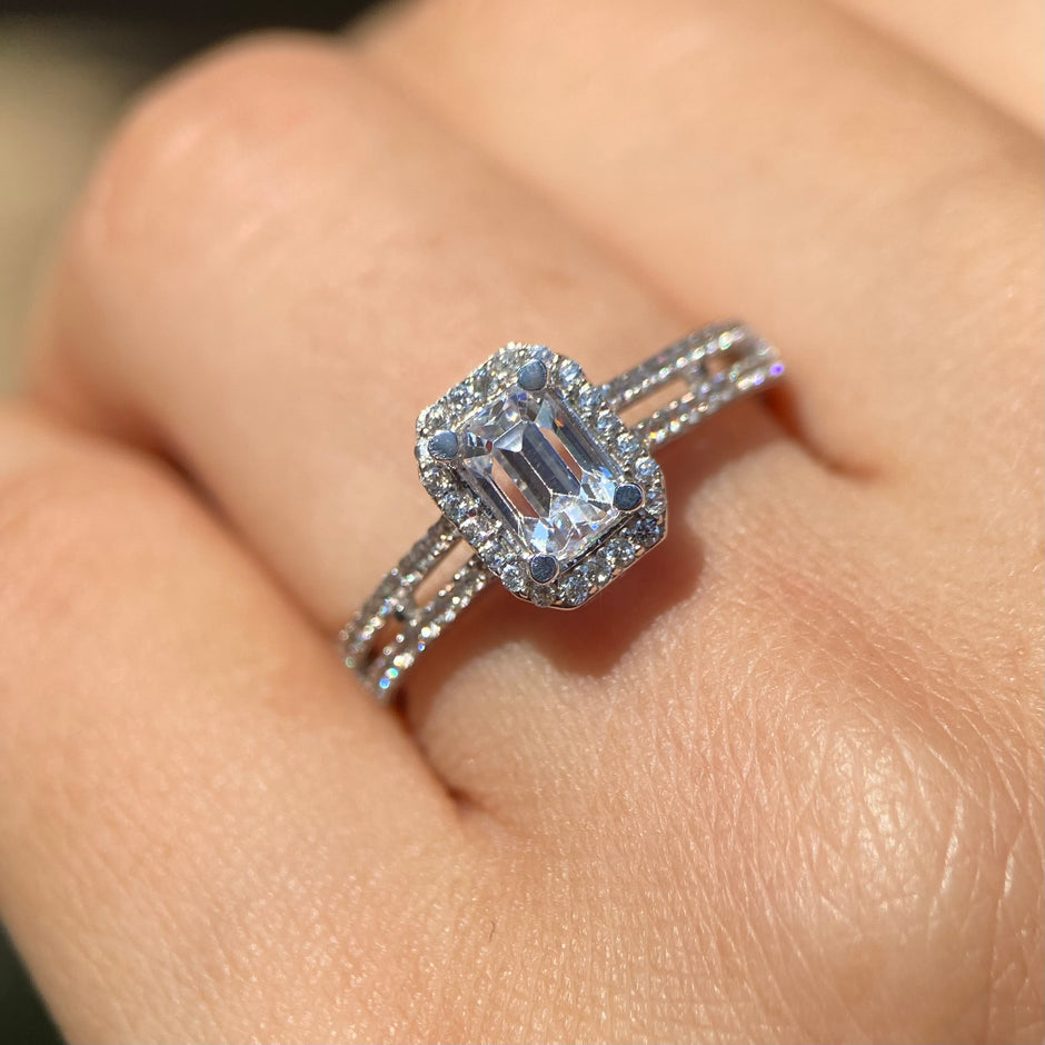 Anillo de compromiso en oro