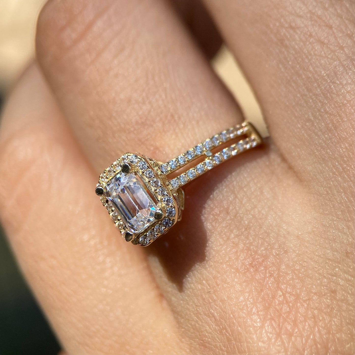Anillo de compromiso en oro