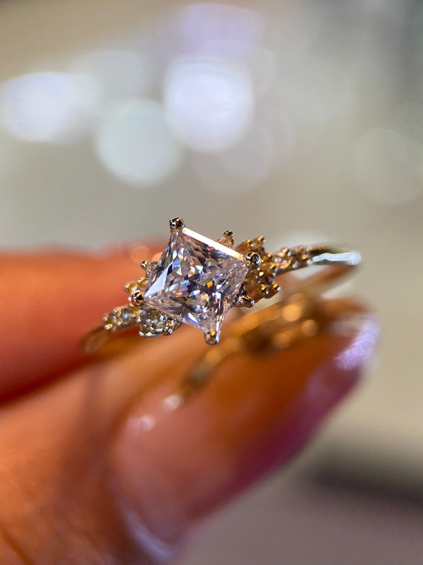 Anillo de compromiso en oro