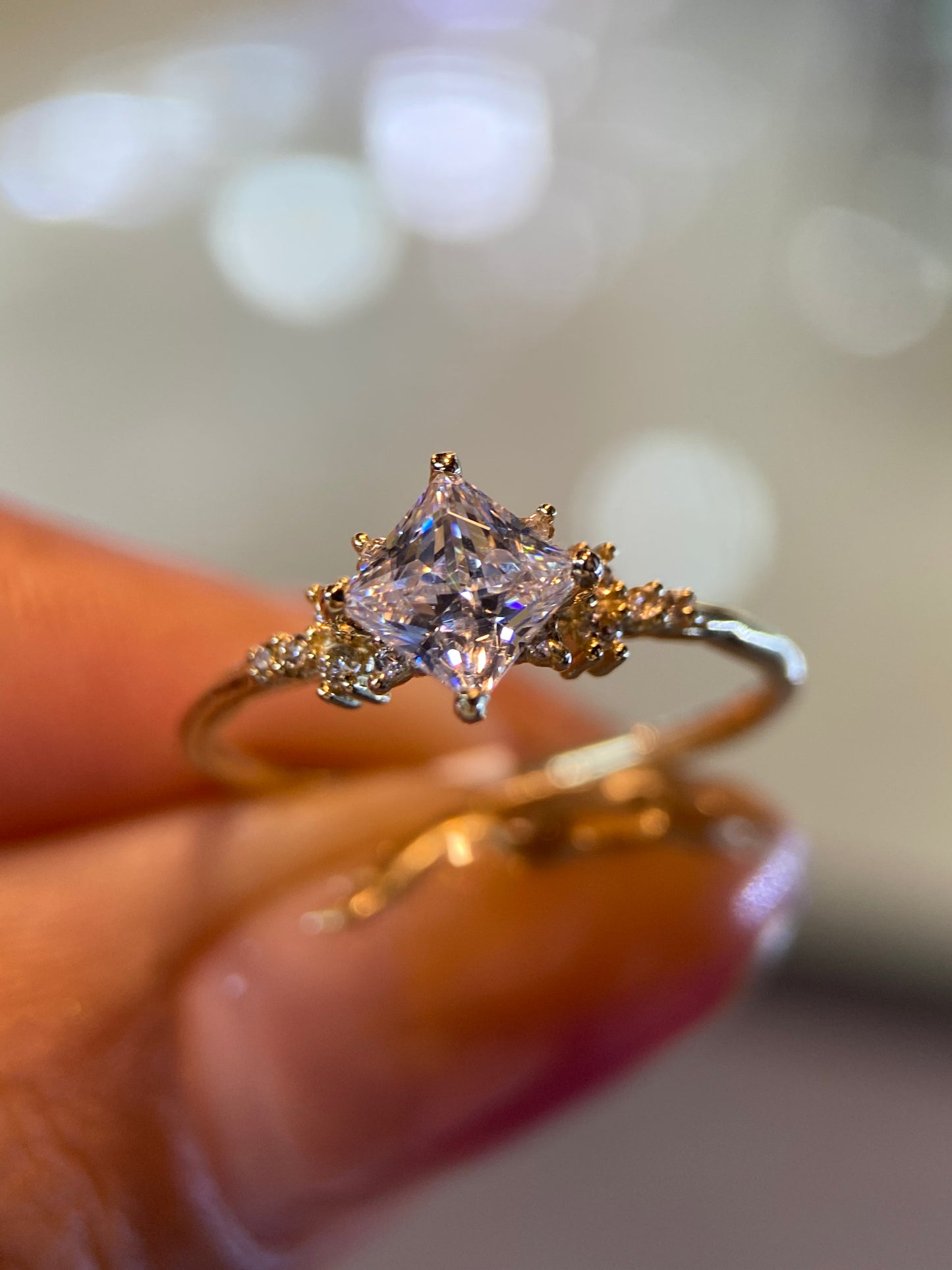 Anillo de compromiso en oro