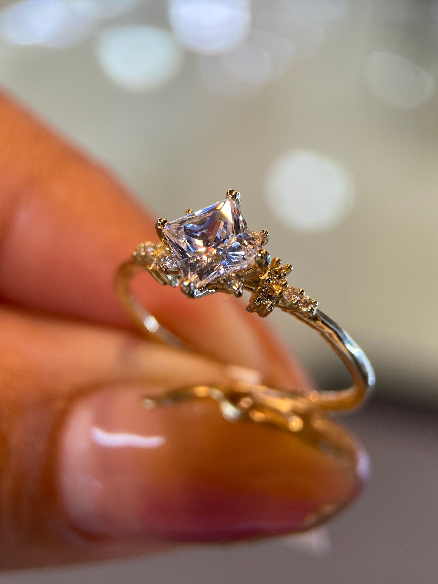 Anillo de compromiso en oro