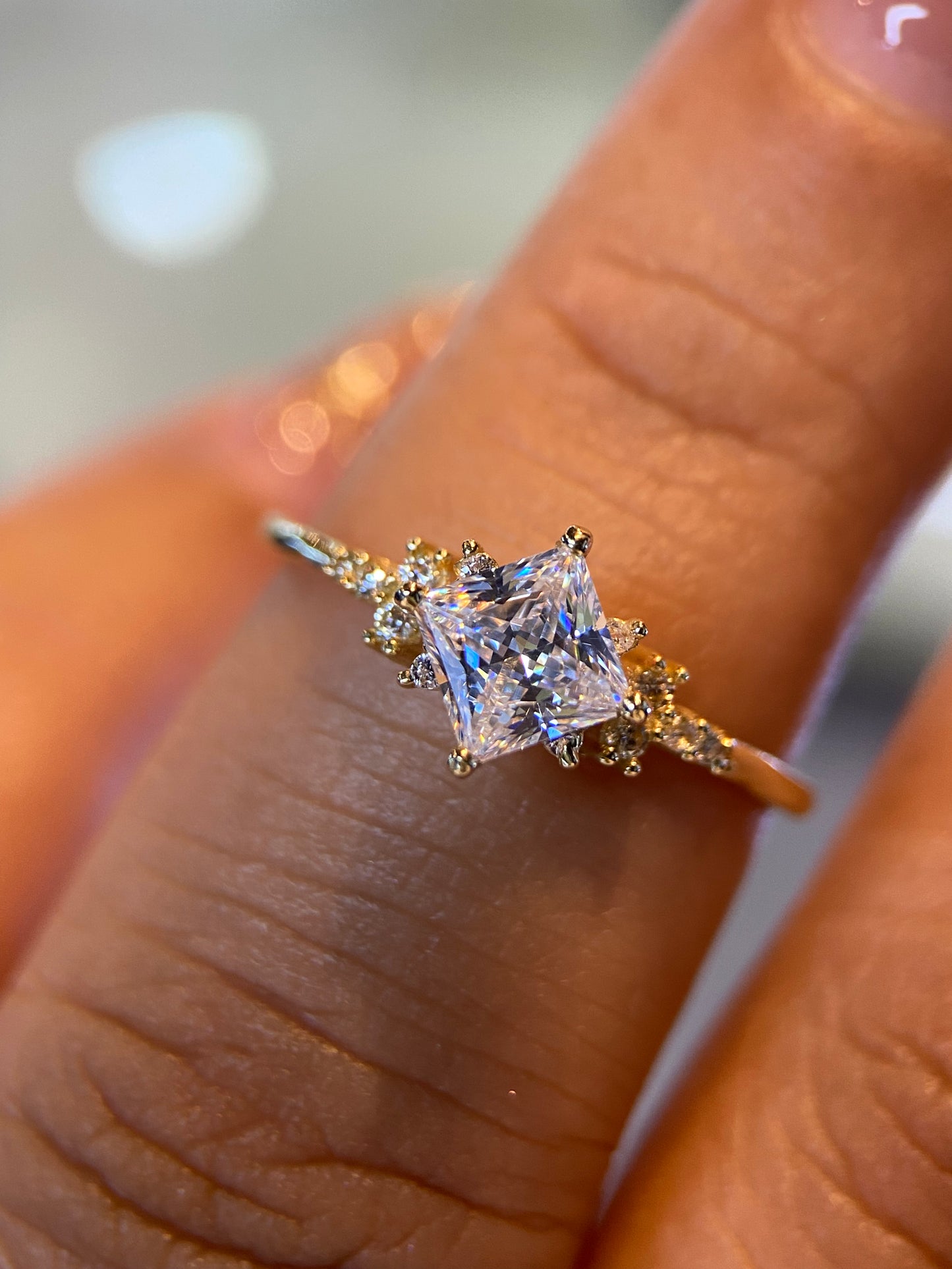 Anillo de compromiso en oro