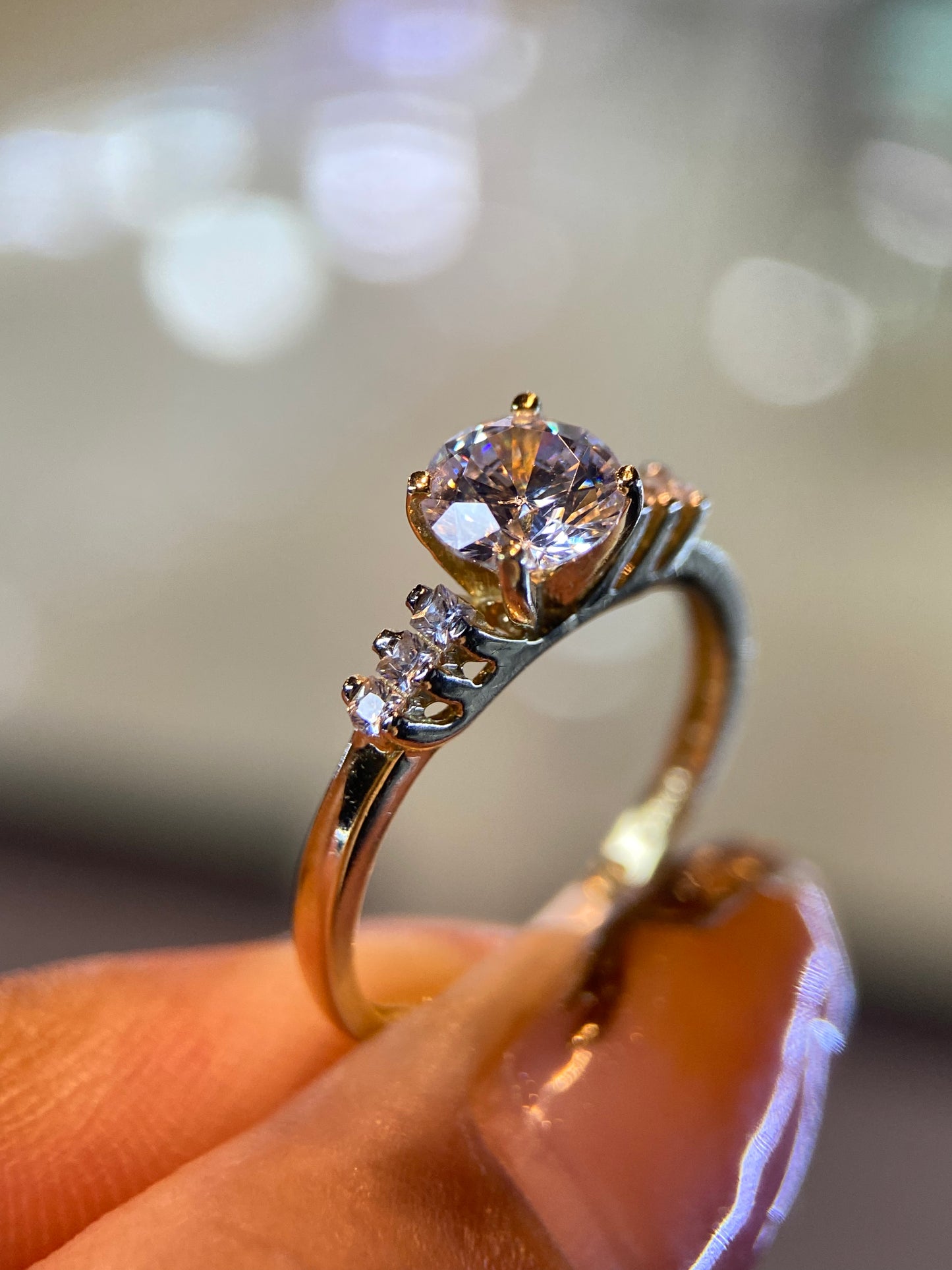 Anillo de compromiso en oro
