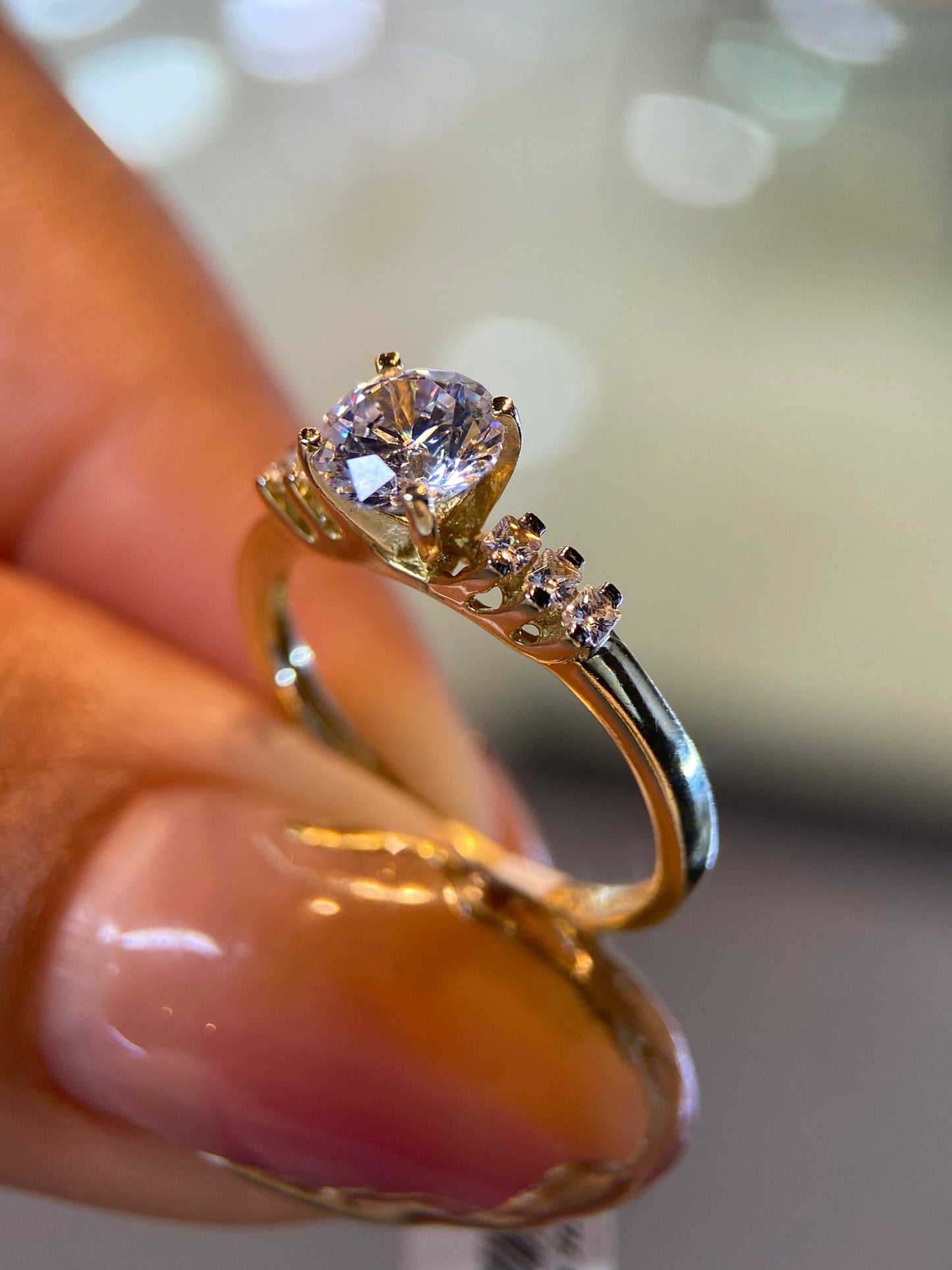 Anillo de compromiso en oro