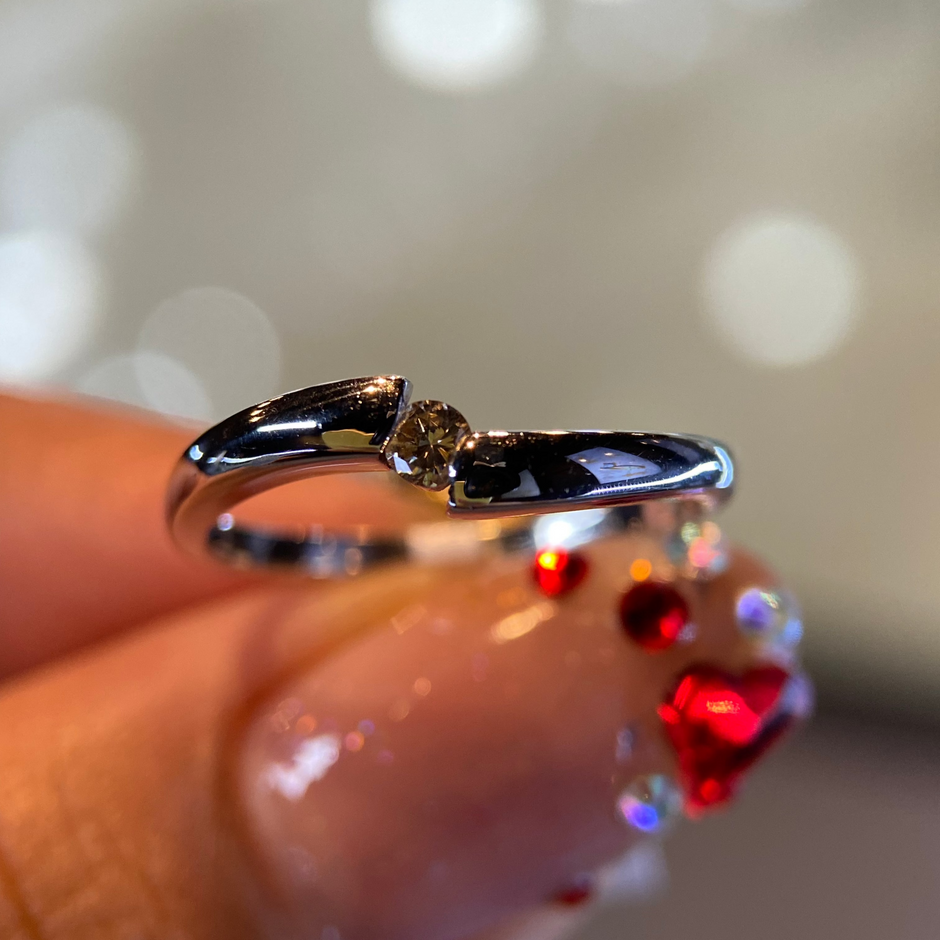 Anillo en Oro Blanco de 14k con Diamante Natural .15cts  Mod: OF1505