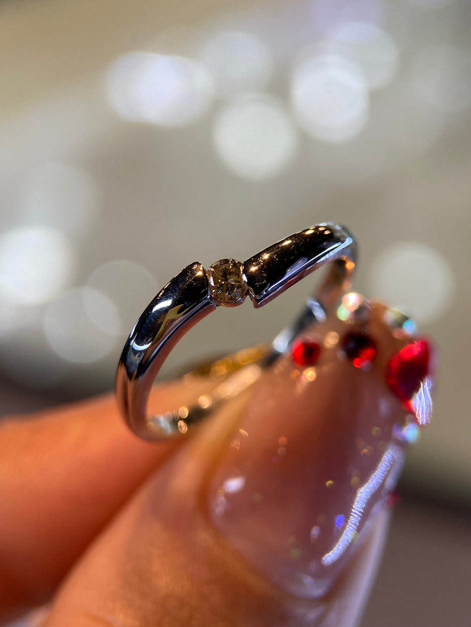 Anillo en Oro Blanco de 14k con Diamante Natural .15cts  Mod: OF1505