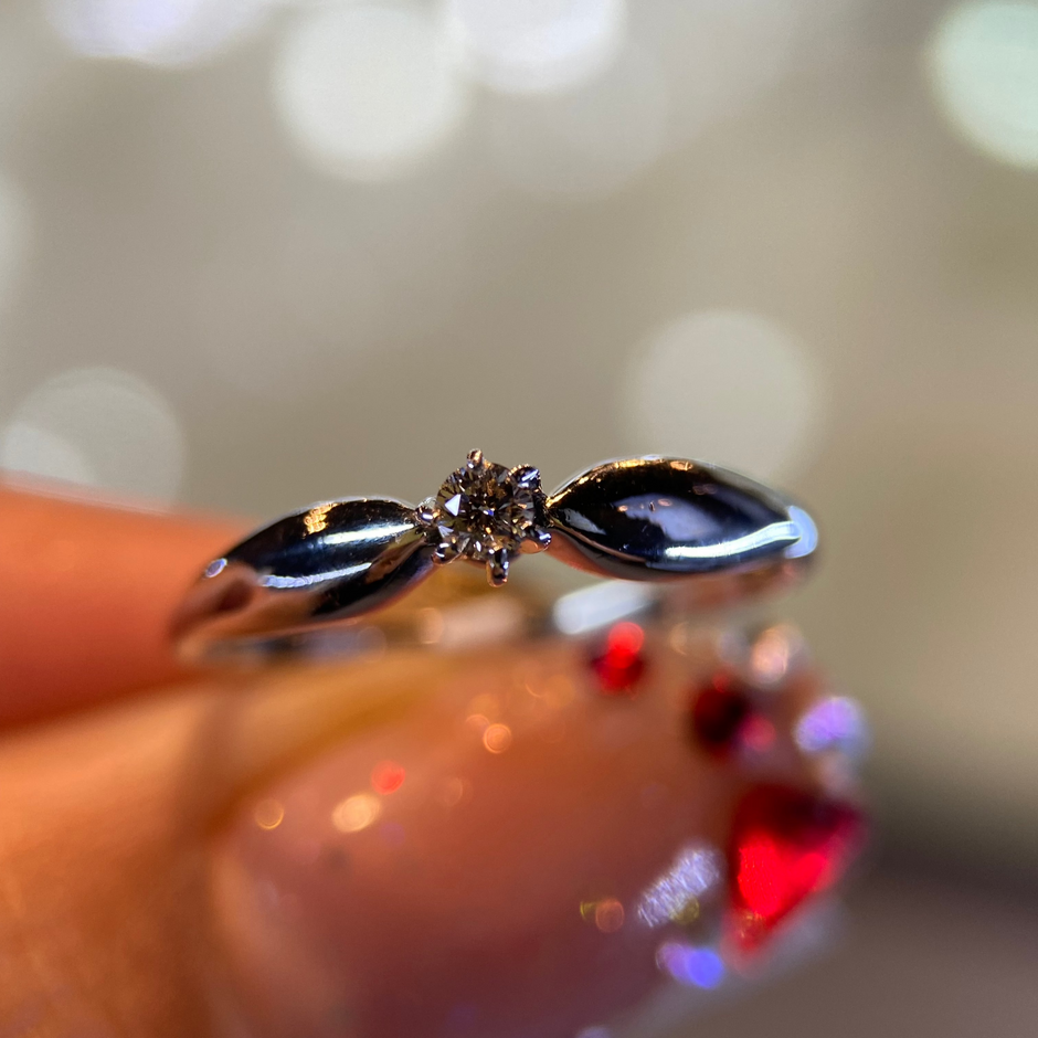 Anillo en Oro Blanco de 14k con Diamante Natural .08cts  Mod: OF1763